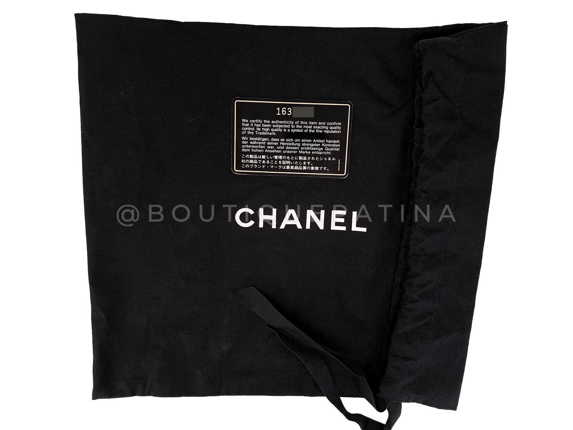 Chanel Vintage 1990 Black Mini Flap Bag Classic Lambskin 20cm 24k GHW 67940 For Sale 10