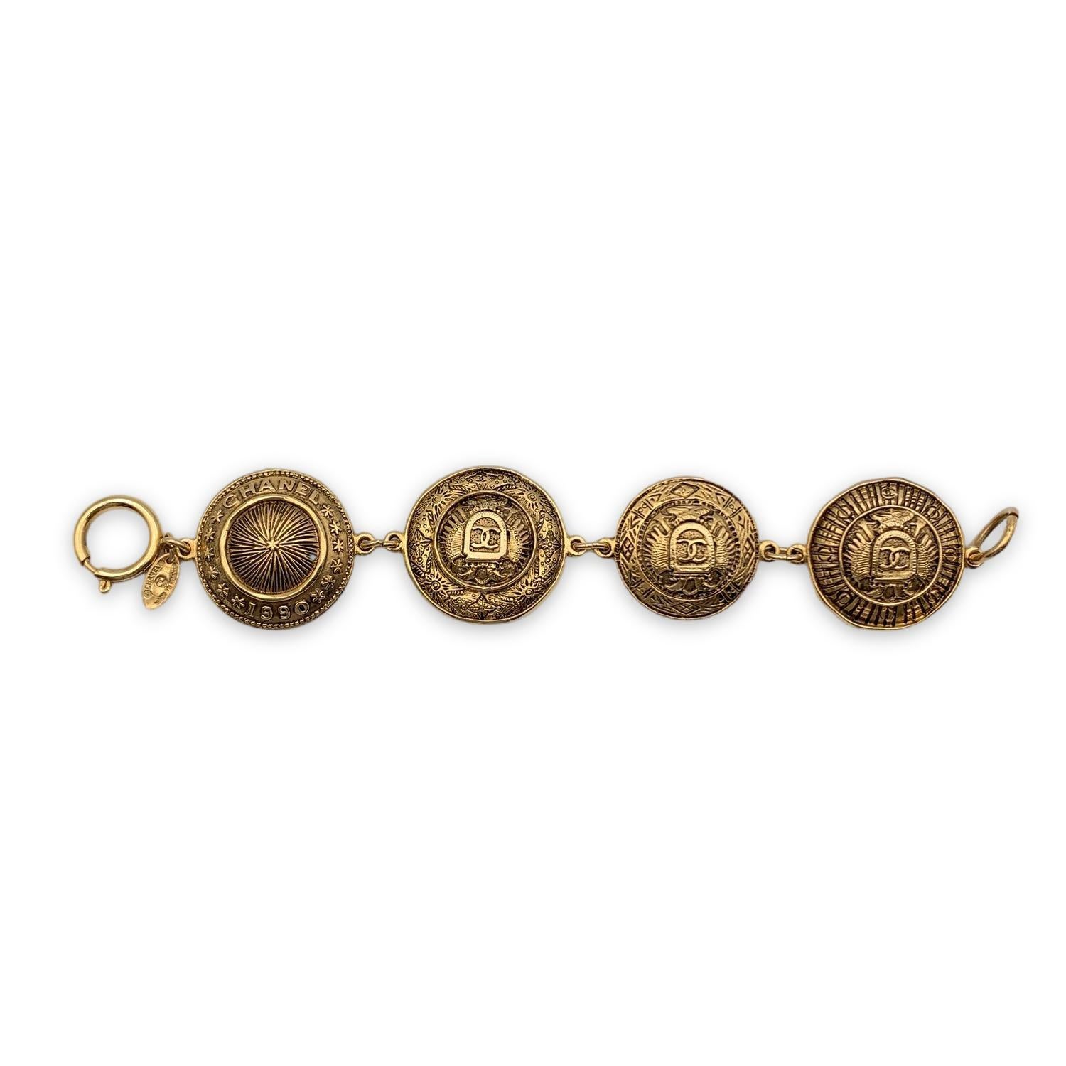 Chanel Vintage 1990 Gold Metal Logo Starburst Medallion Bracelet In Excellent Condition In Rome, Rome