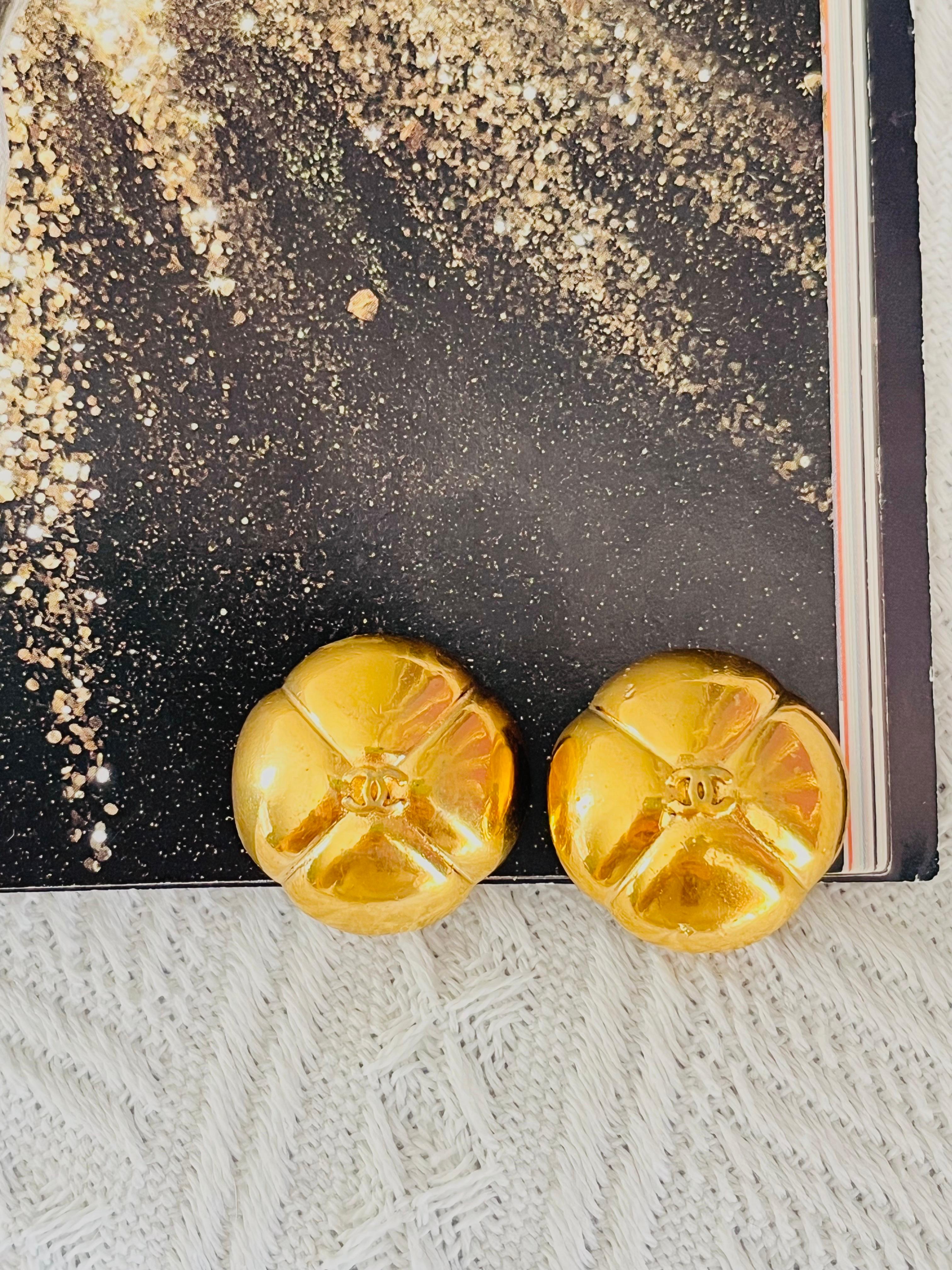 Chanel Vintage 1990s Coco Crush Classic Logo CC Camellia Dome Clip Earrings In Good Condition In Wokingham, England