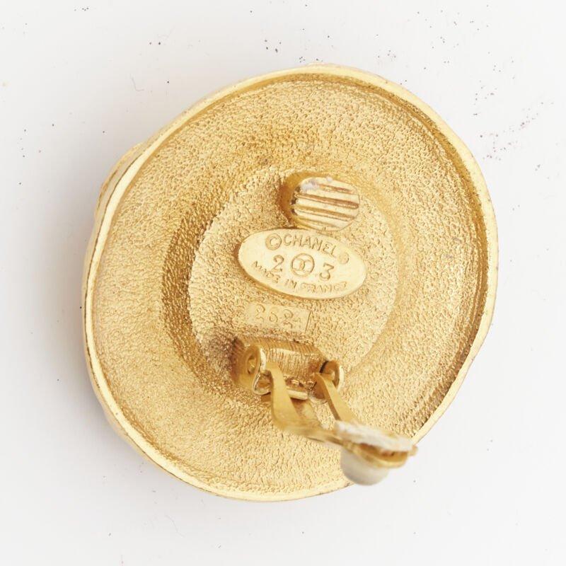 Chanel Vintage 1990er Kollektion 23 Gold Rot Gripoix Kunstperlen Clip-On-Ohrringe im Angebot 1