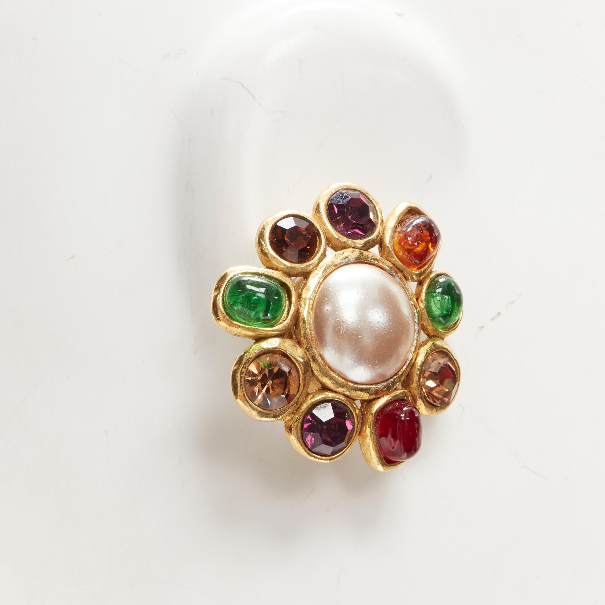 Women's CHANEL Vintage 1990's Collection 26 gold gripoix faux pearl clip on earrings