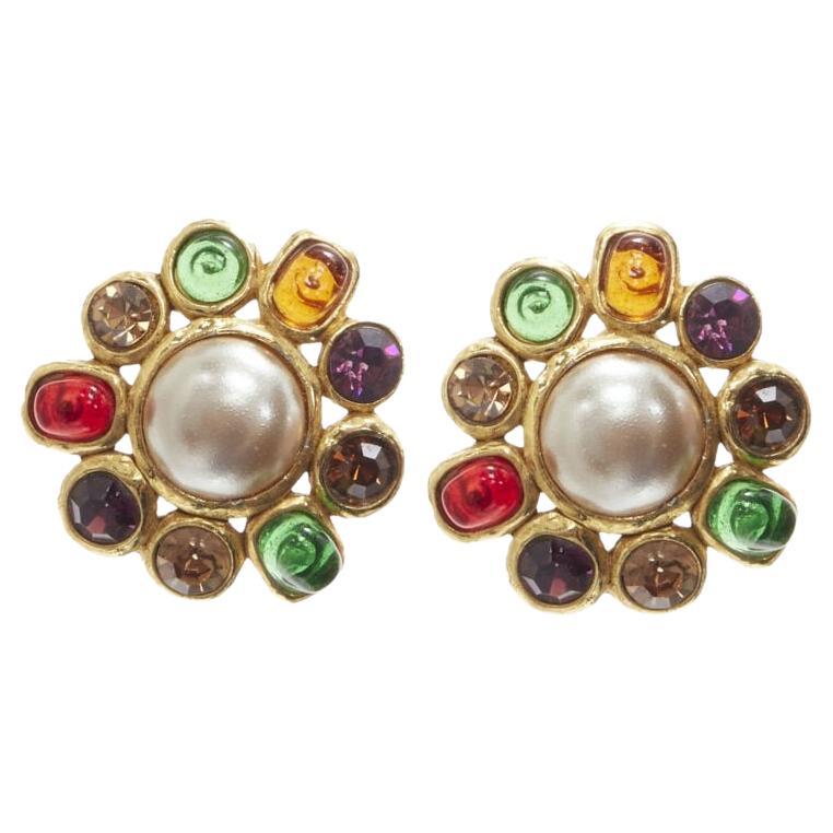 CHANEL Vintage 1990's Collection 26 gold gripoix faux pearl clip on earrings For Sale