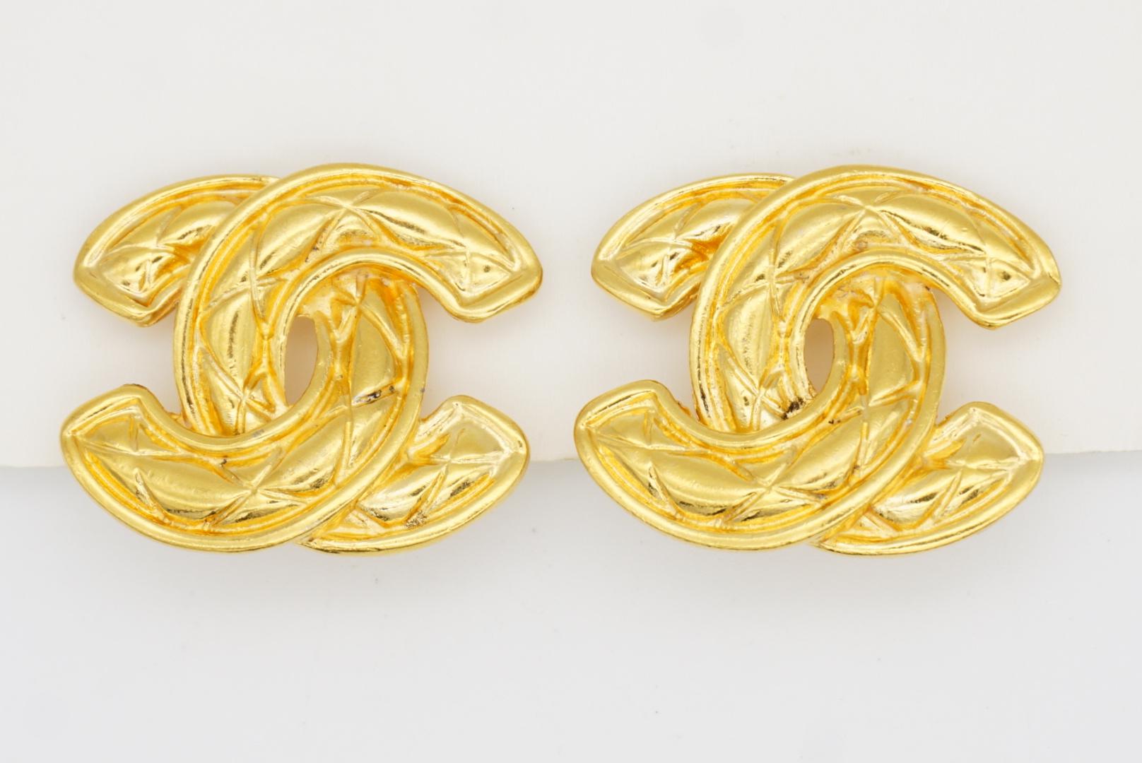 Chanel Vintage 1990s Large Iconic Matelassé Quilted Logo CC Coco Clip Earrings For Sale 6