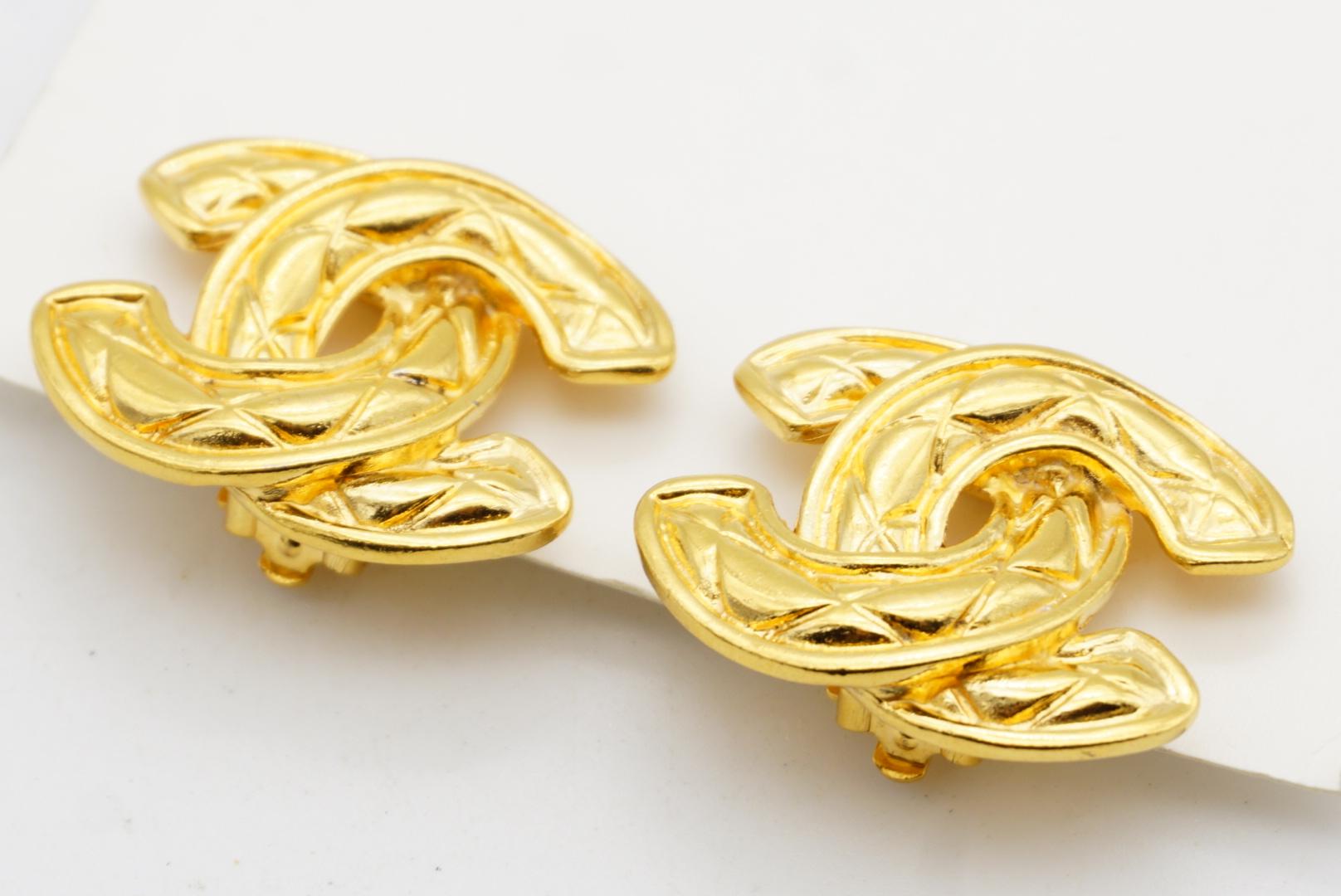 Chanel Vintage 1990s Large Iconic Matelassé Quilted Logo CC Coco Clip Earrings For Sale 7