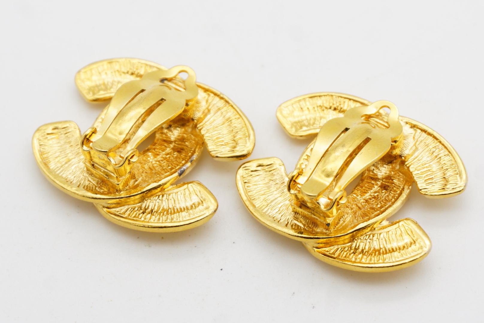 Chanel Vintage 1990s Large Iconic Matelassé Quilted Logo CC Coco Clip Earrings For Sale 11