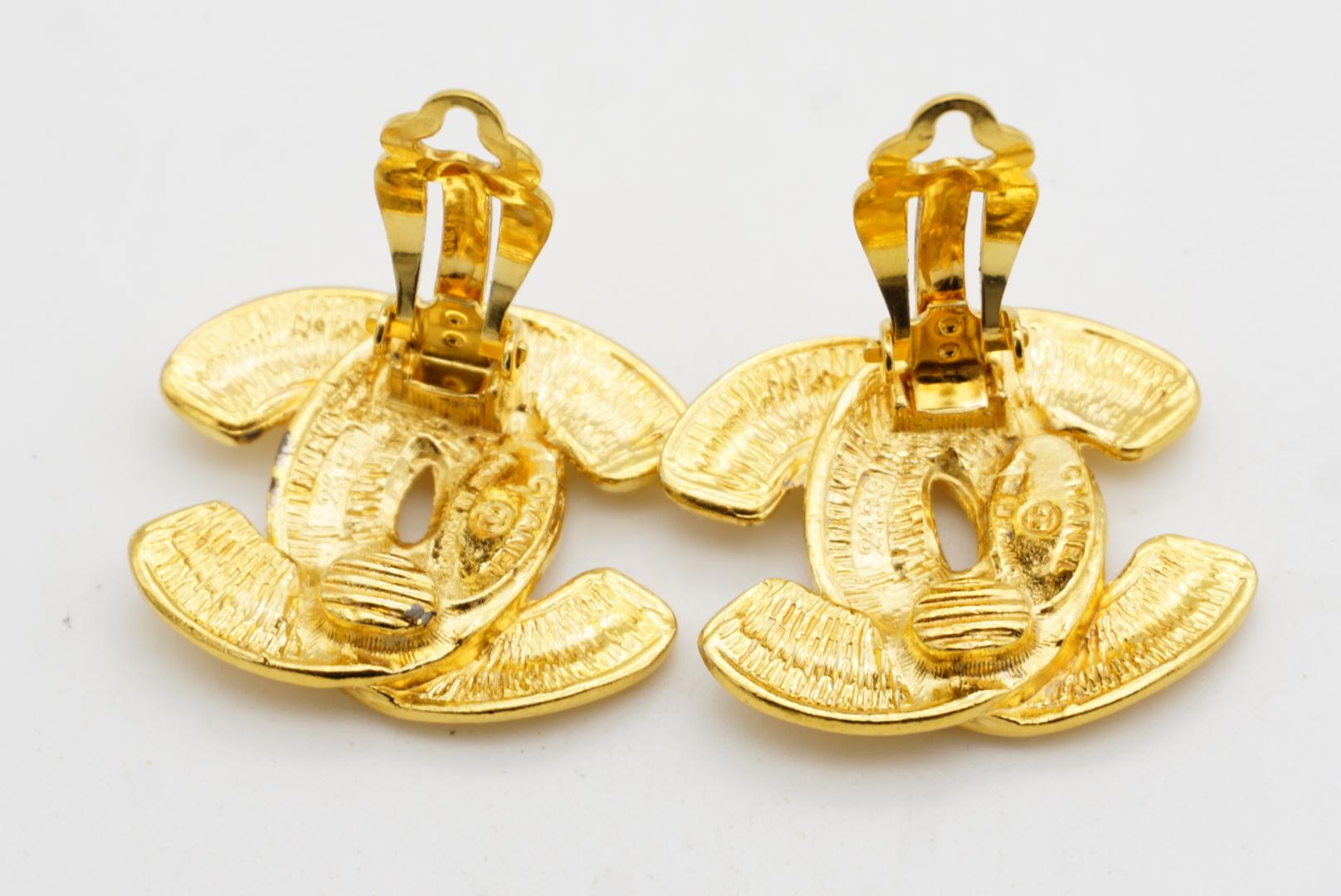 Chanel Vintage 1990s Large Iconic Matelassé Quilted Logo CC Coco Clip Earrings For Sale 13