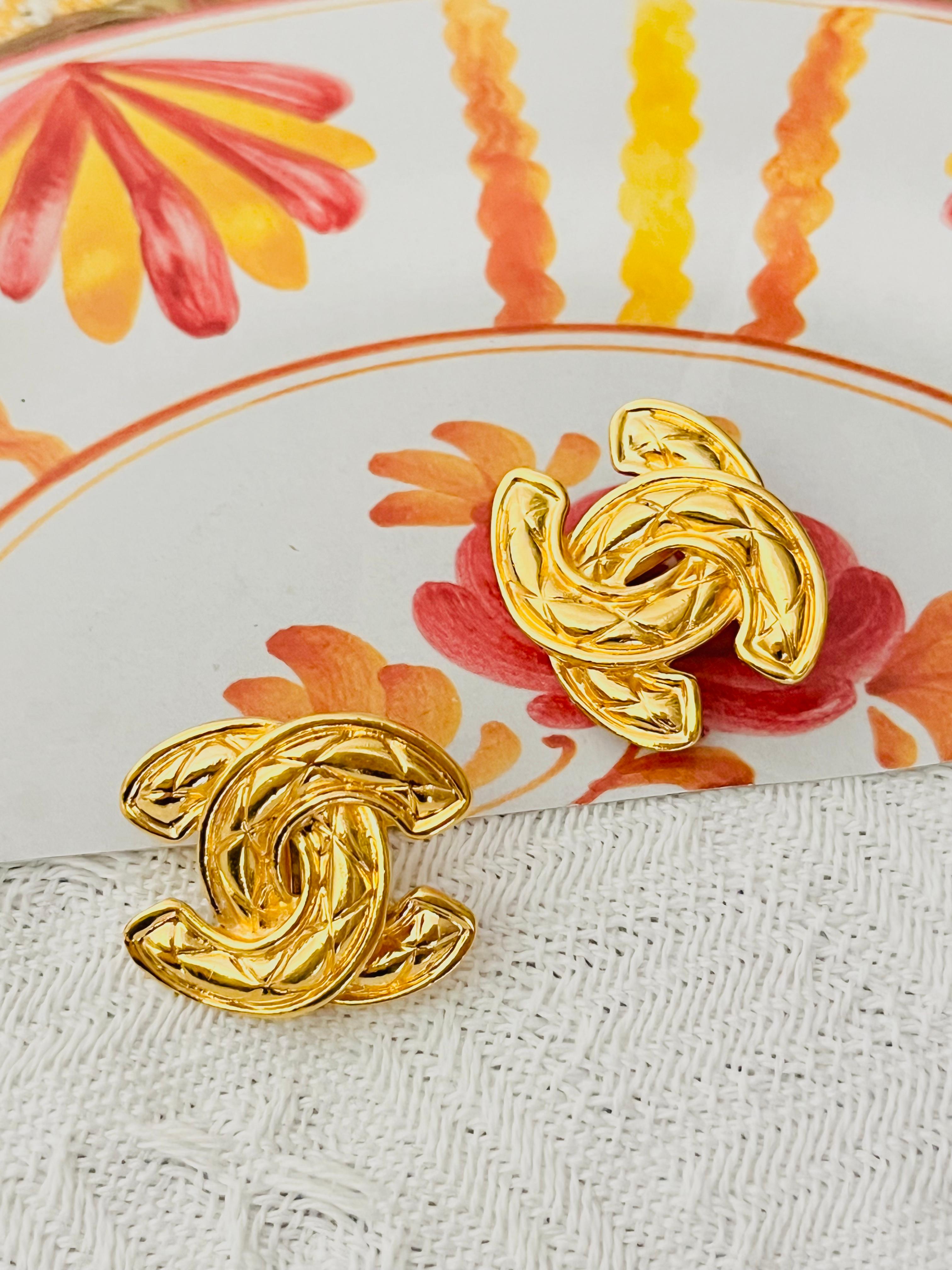 Chanel Vintage 1990s Large Iconic Matelassé Quilted Logo CC Coco Clip Earrings For Sale 2
