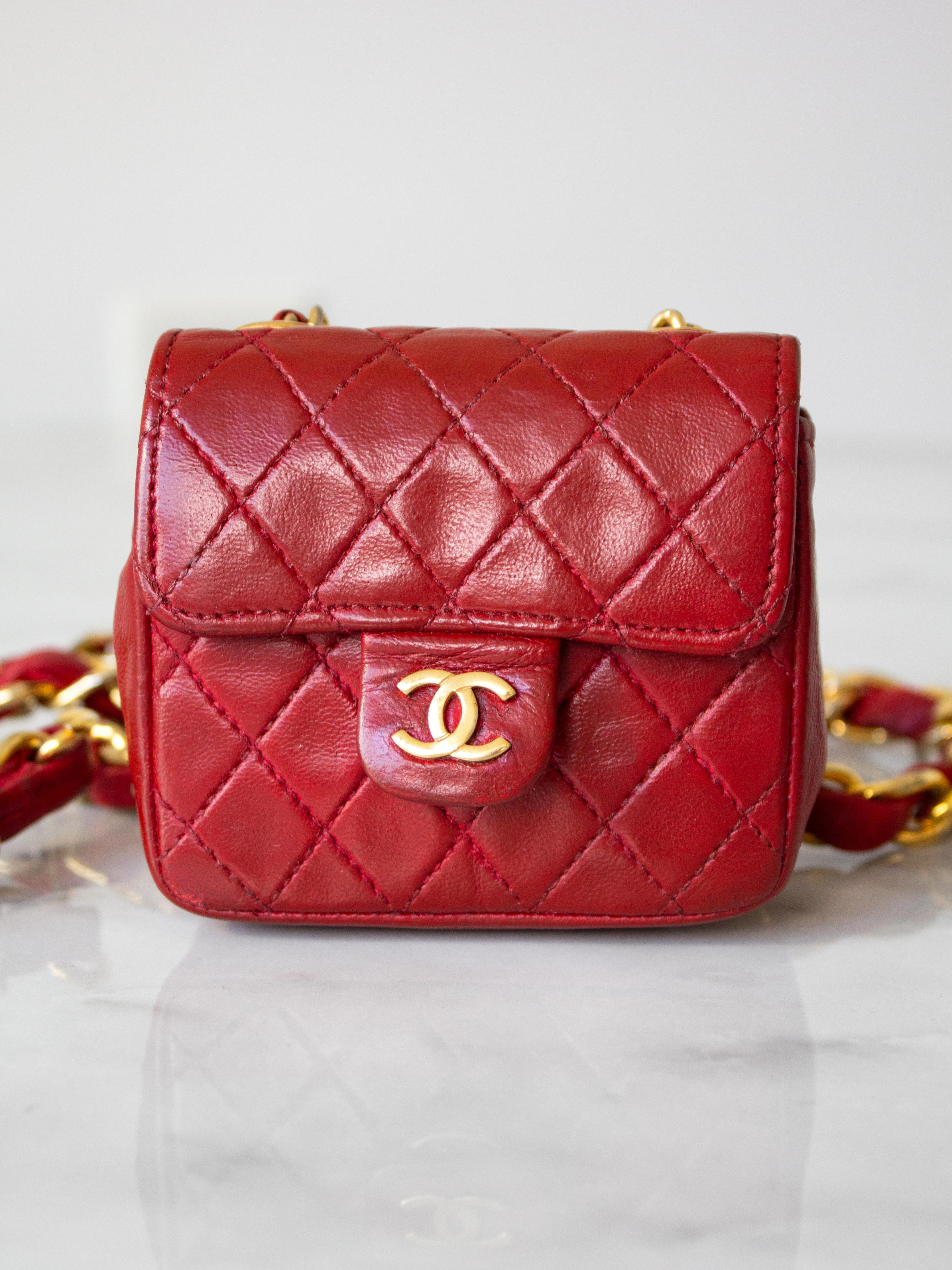 Chanel Vintage 1990s Micro Mini Red Gold CC Lambskin Leather Waist Belt Bag In Fair Condition For Sale In Jersey City, NJ