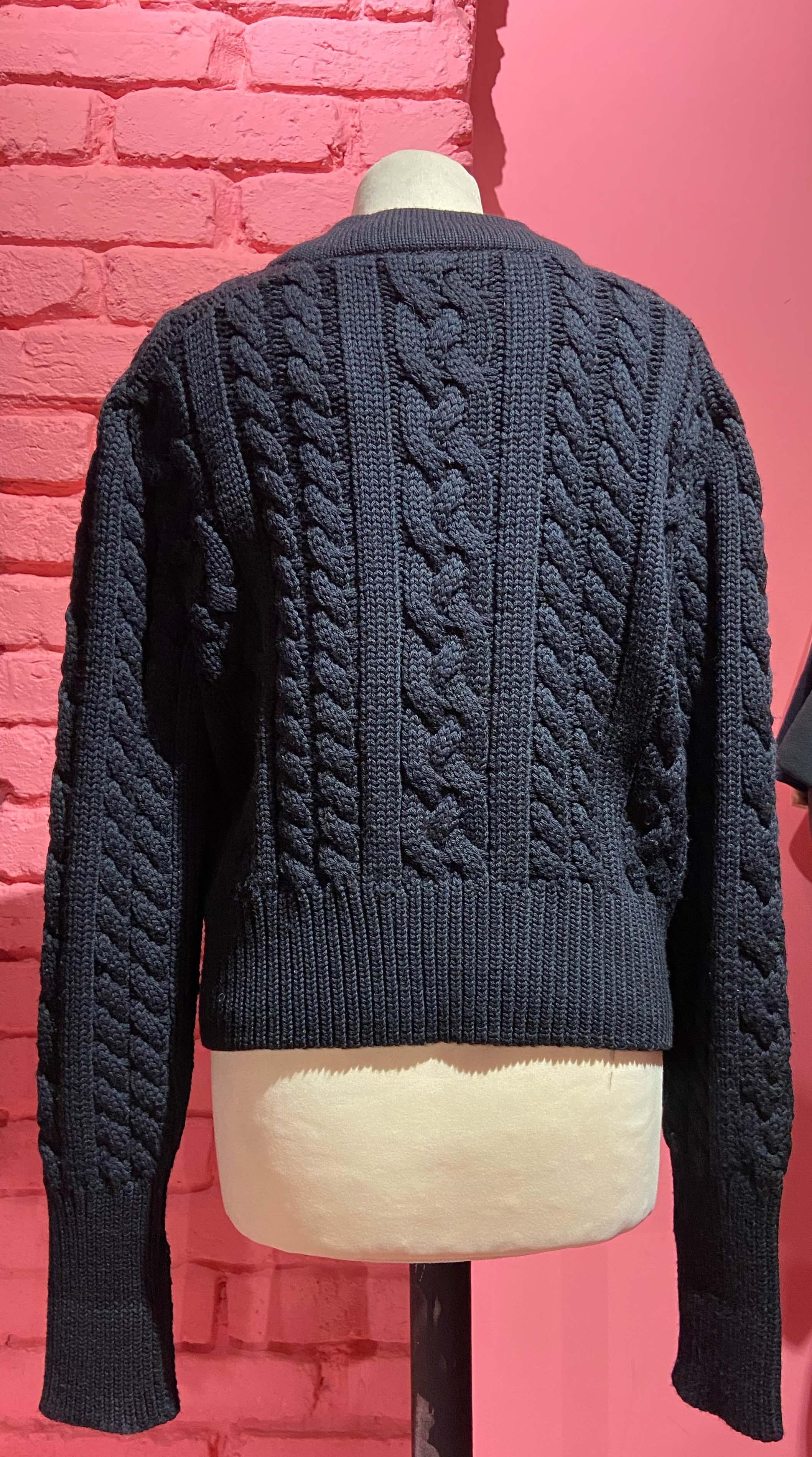 Chaqueta de punto de lana azul marino con botones dorados Chanel Vintage Años 90 Negro