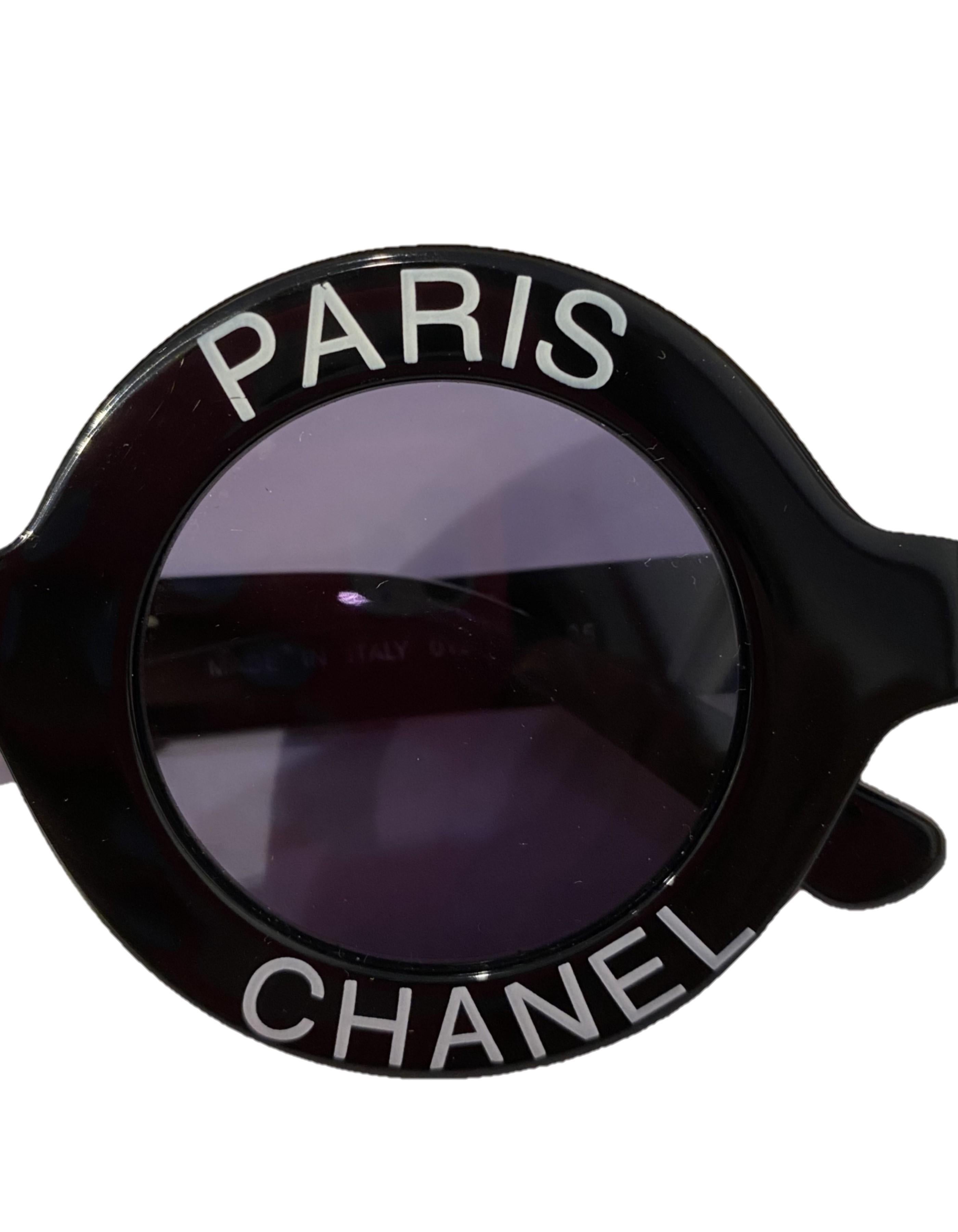 Women's Chanel Vintage 1990s Runway Black Round Sunglasses w/ CHANEL PARIS