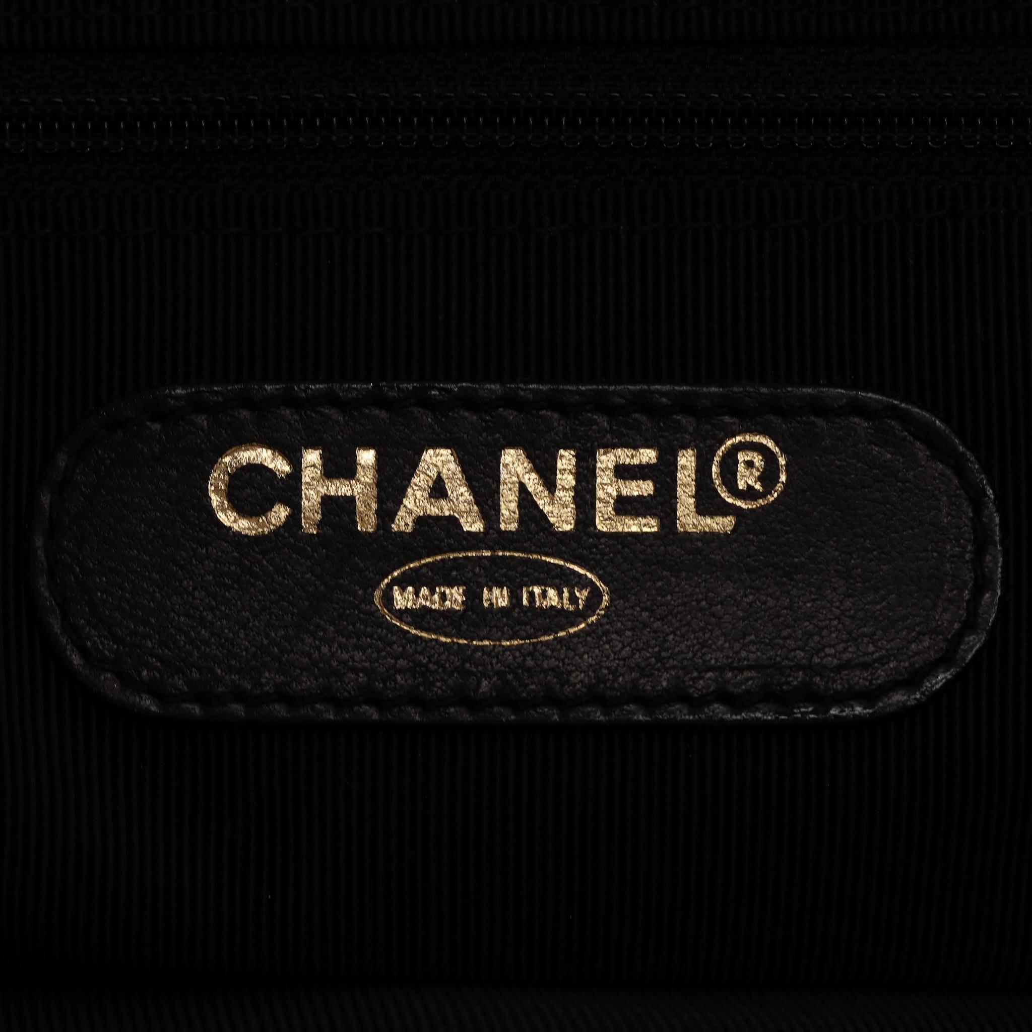 Chanel Vintage 1990er Supermodel Leder XXL Tragetasche im Angebot 5