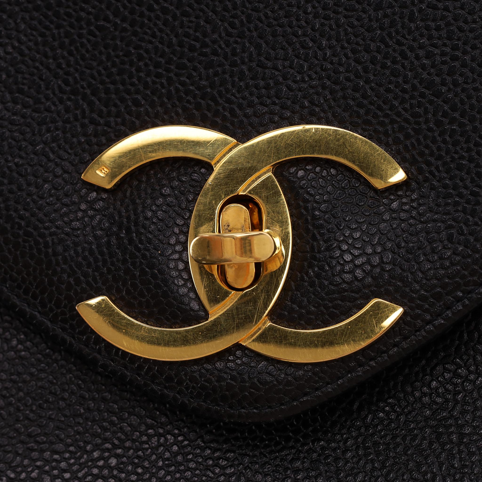 Chanel Vintage 1990er Supermodel Leder XXL Tragetasche im Angebot 6