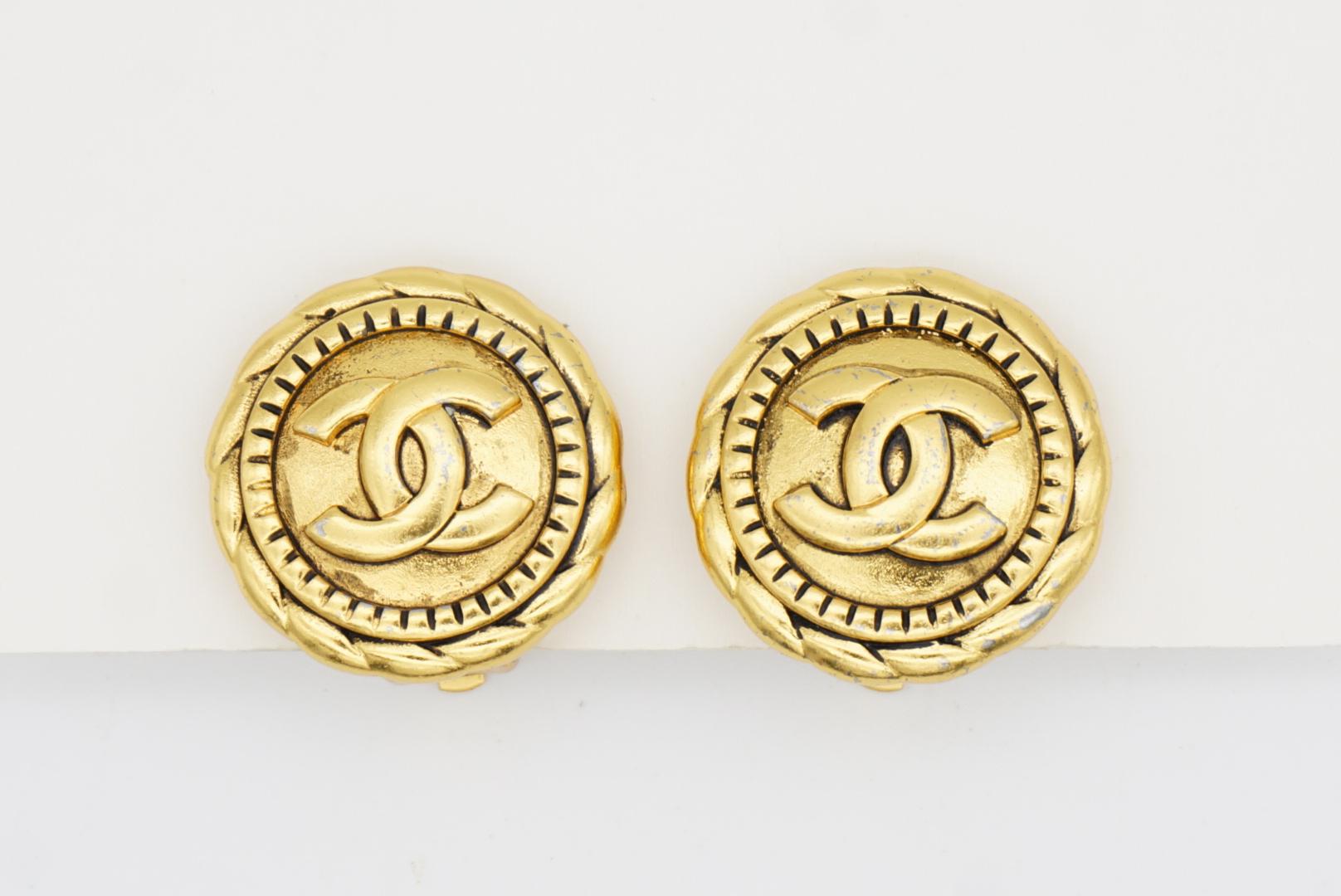 Chanel Vintage 1990's Textured Logo CC Relief Coco Round Circle Rope Earrings 2