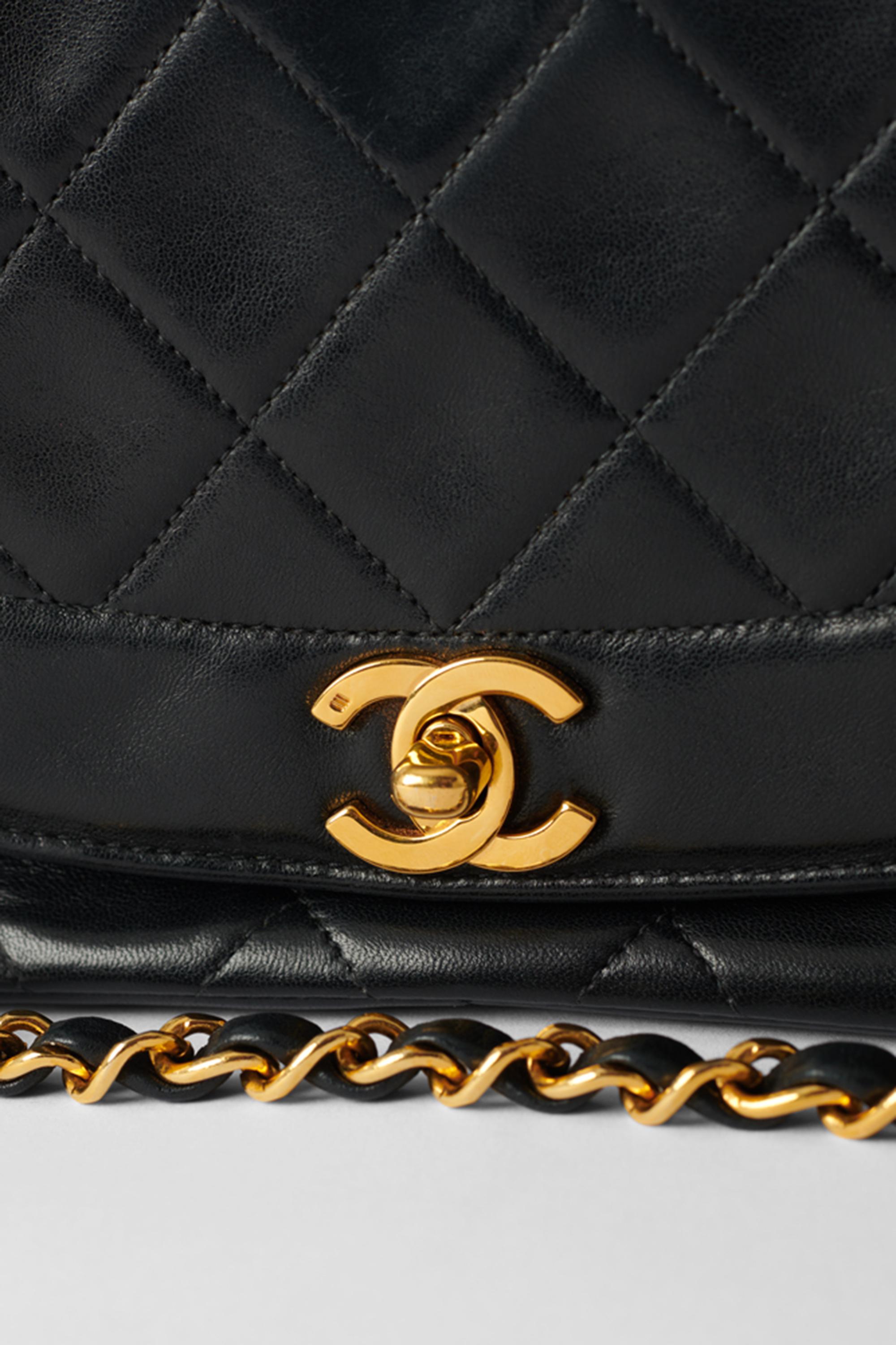 Chanel Vintage 1991/92 Diana Flap Bag In Good Condition In London, GB