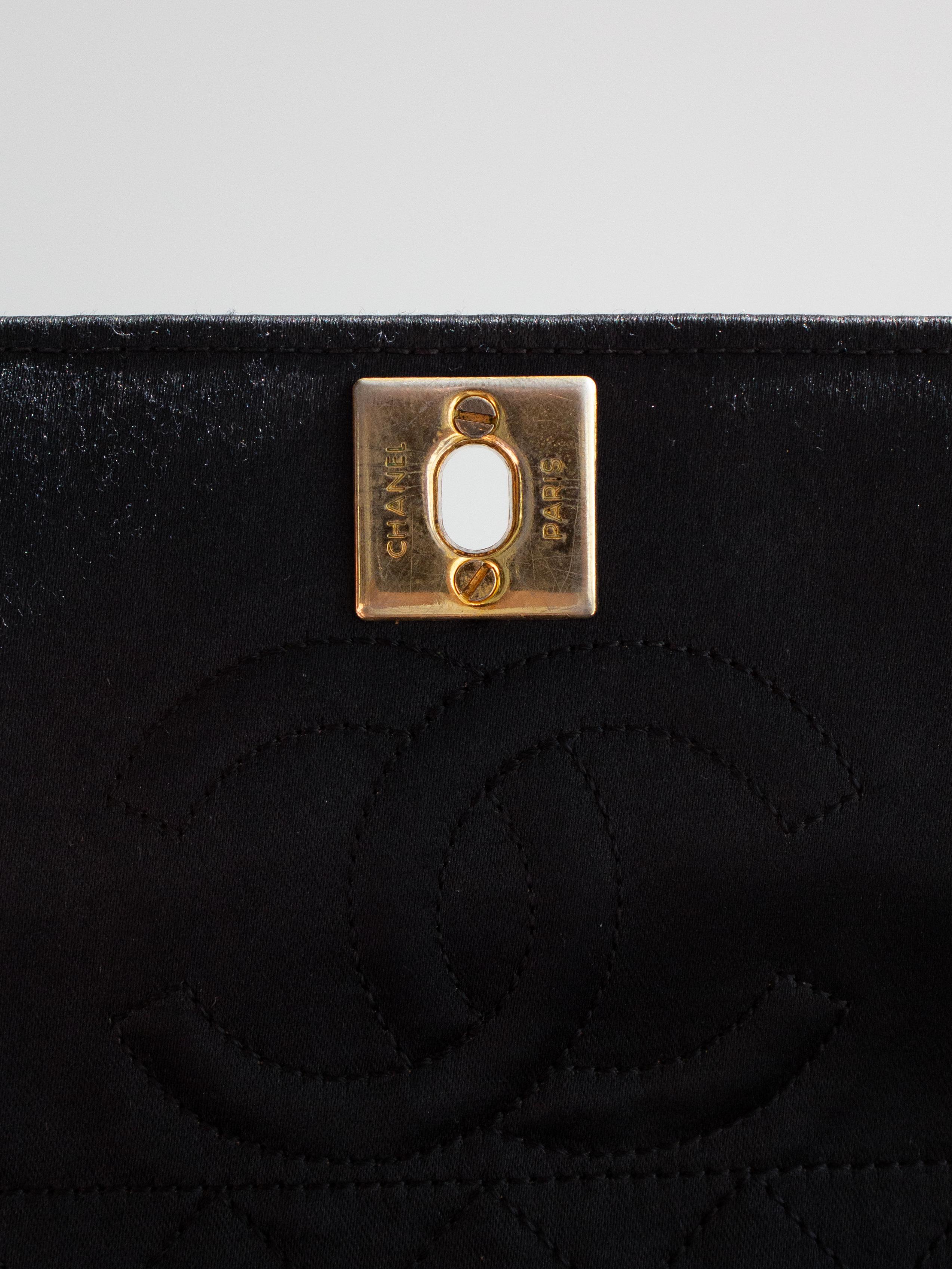 Chanel Vintage 1991 Black Satin Quilted Lambskin Trapezoid 24K Gold CC Bag For Sale 10