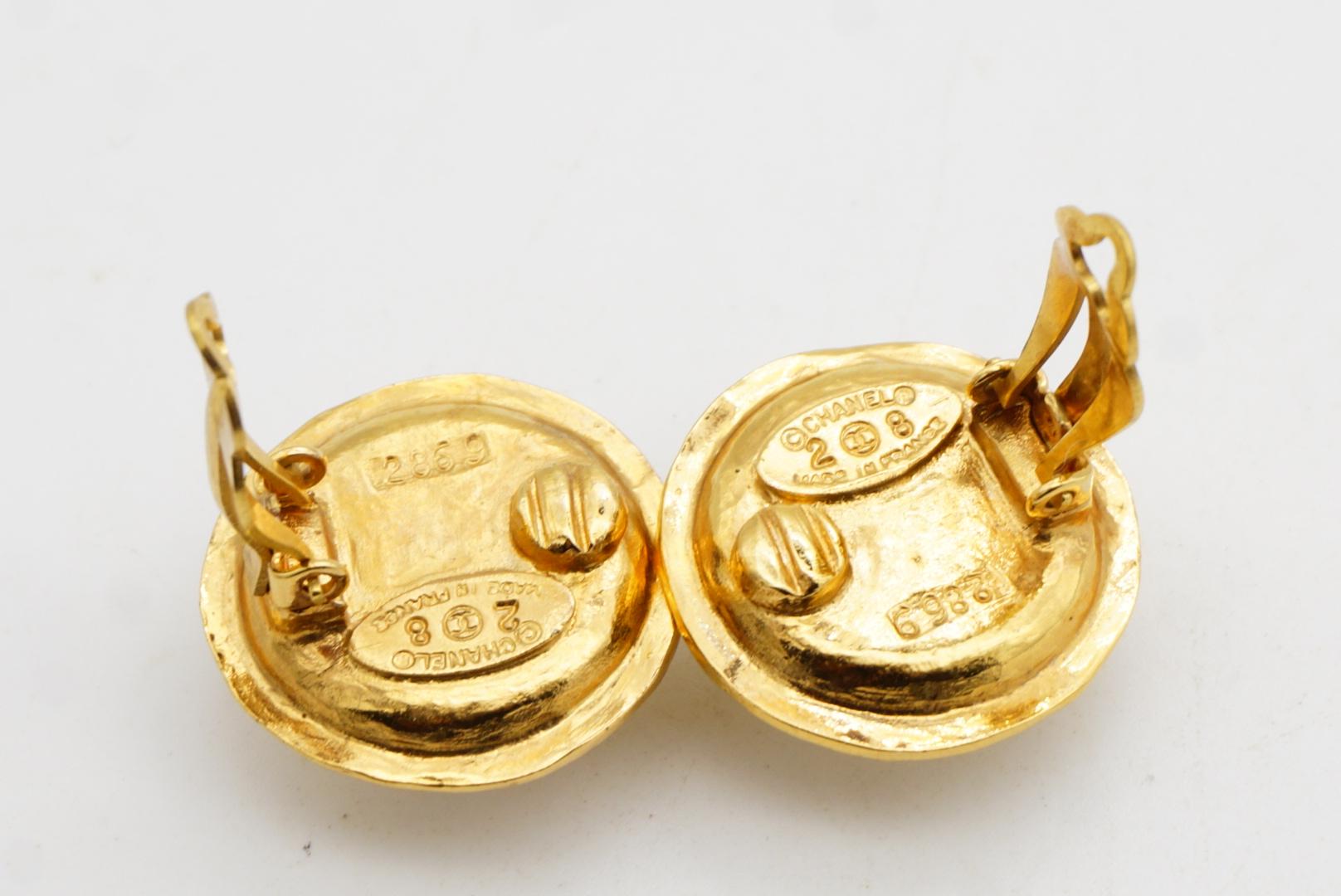 Chanel Vintage 1991 große weiße Perle Logo Paris CC Kreis Runde Clip Ohrringe im Angebot 7