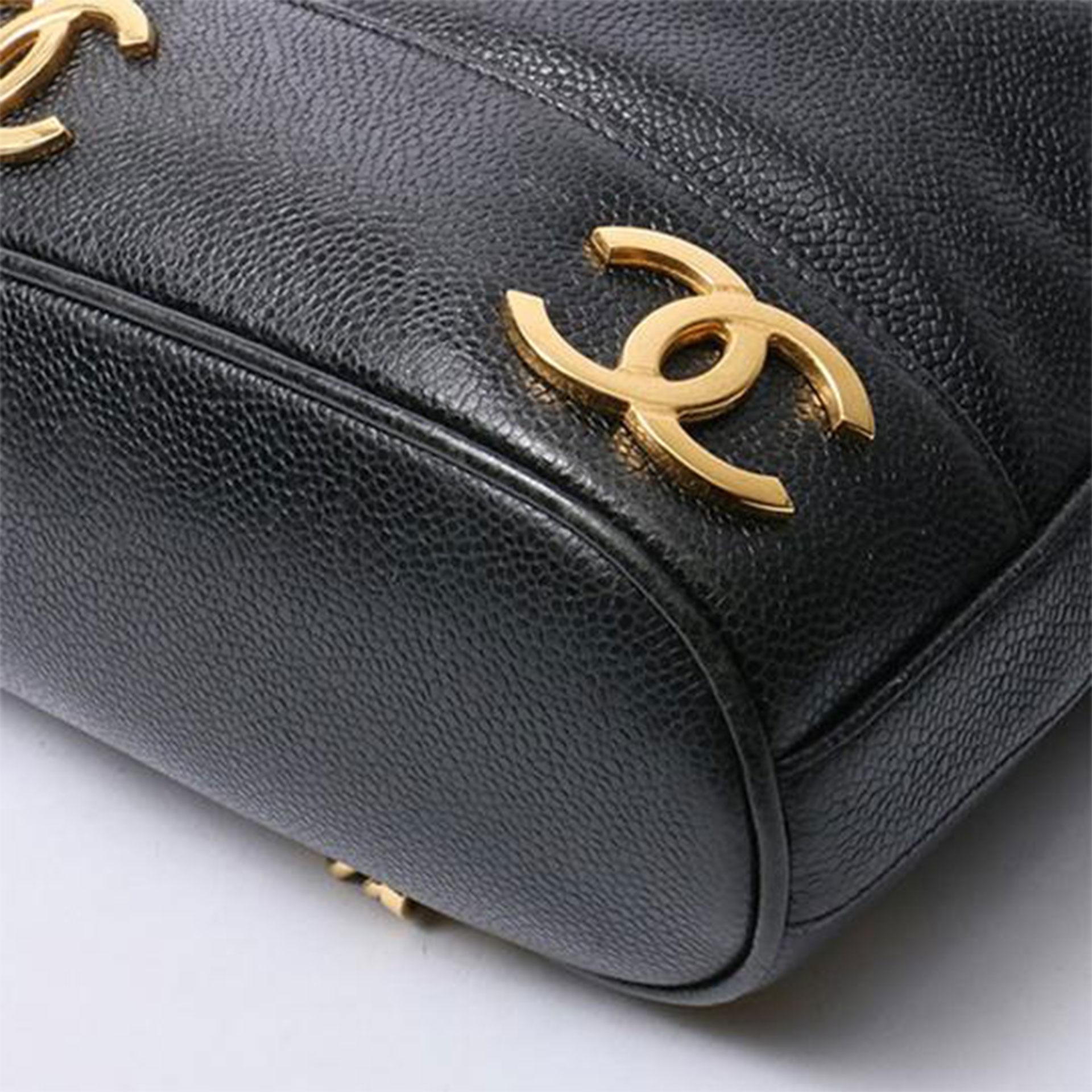 Cordon de serrage Chanel Vintage 1992  CC Rucksack Sac à dos en cuir Caviar noir en vente 5