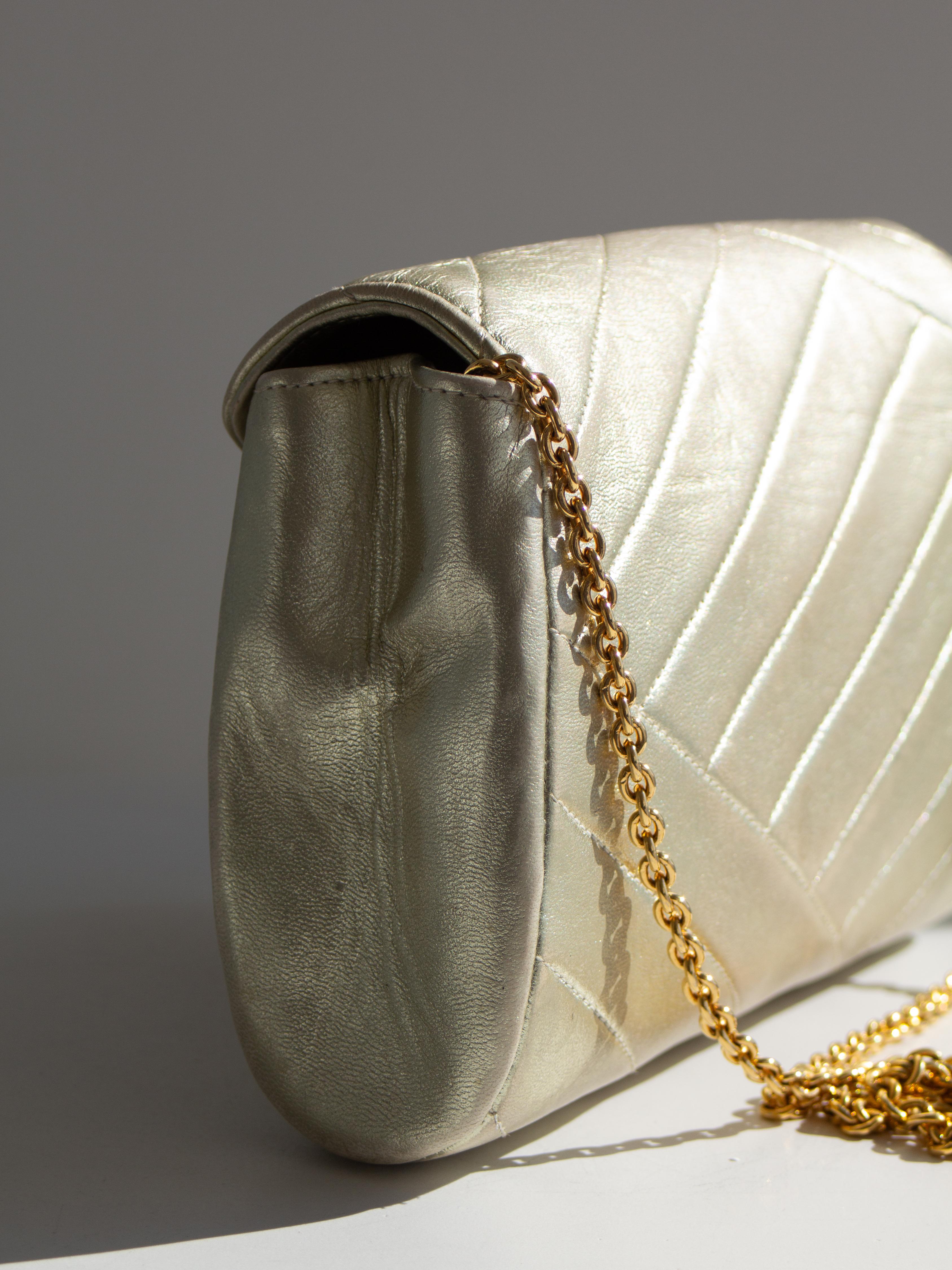 Chanel Vintage 1992 Gold Crystal Embellished CC Lambskin Bias Evening Clutch Bag For Sale 6