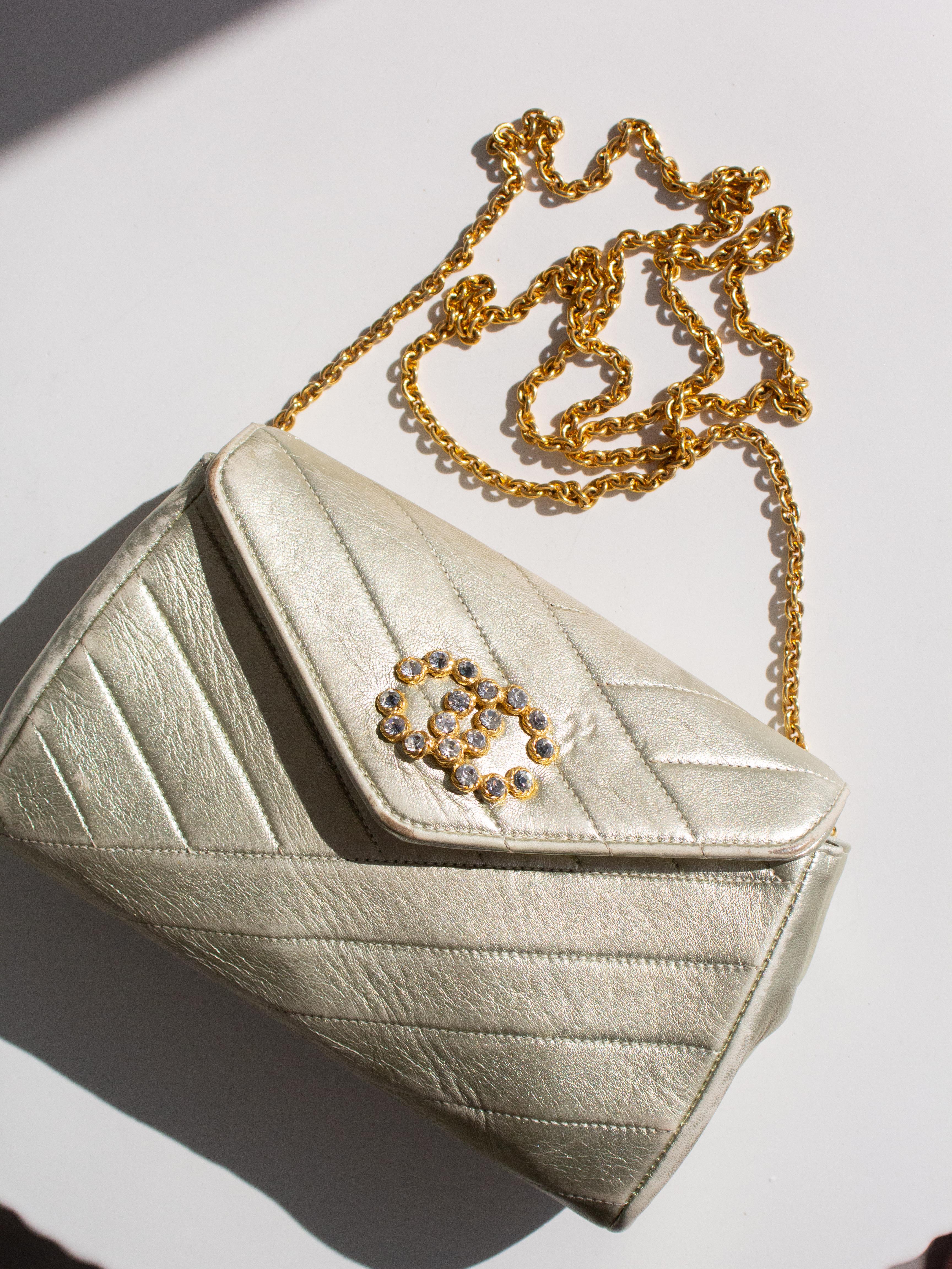 Chanel Vintage 1992 Gold Crystal Embellished CC Lambskin Bias Evening Clutch Bag For Sale 8