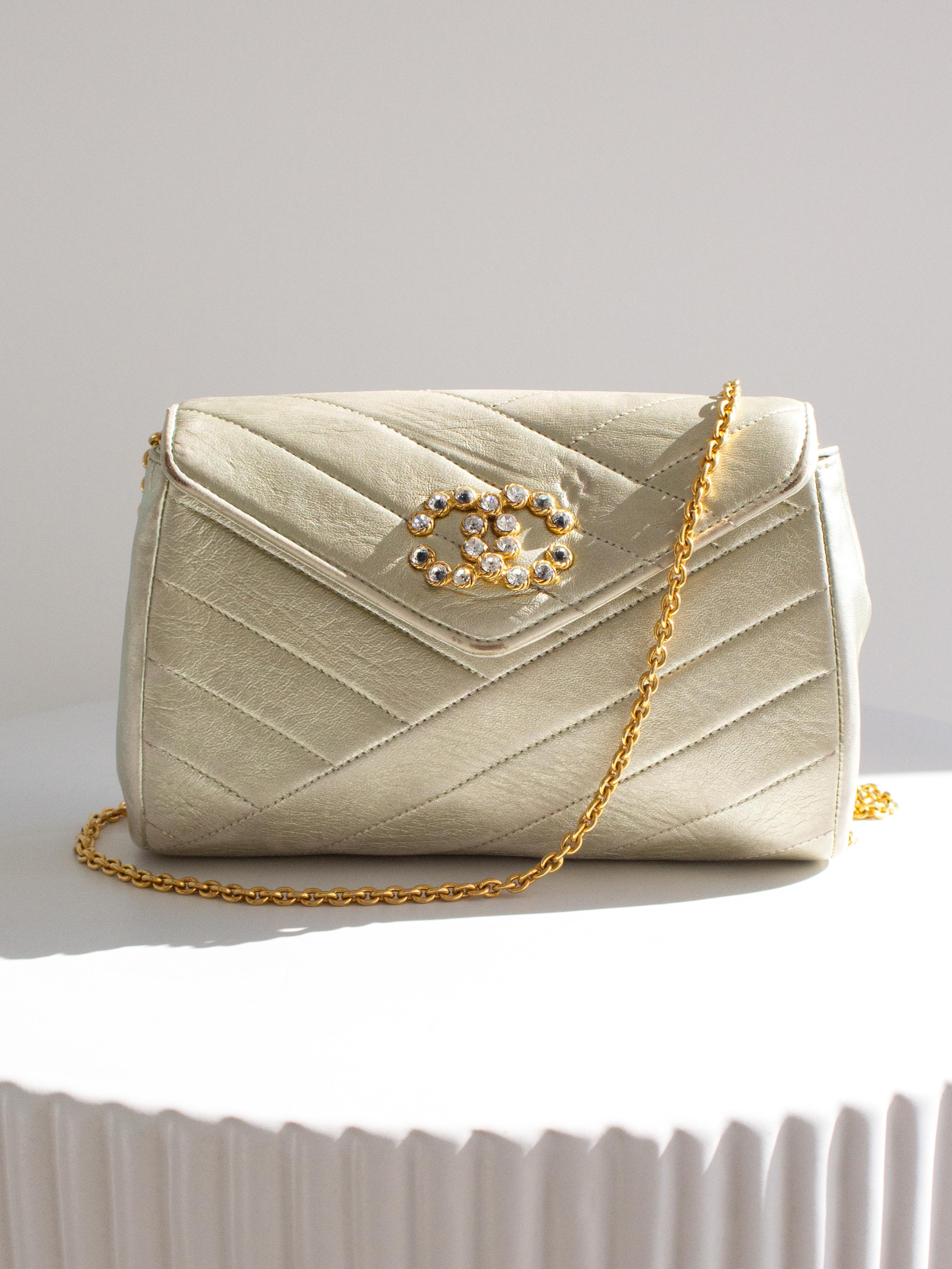 Chanel Vintage 1992 Gold Crystal Embellished CC Lambskin Bias Evening Clutch Bag In Good Condition For Sale In Jersey City, NJ