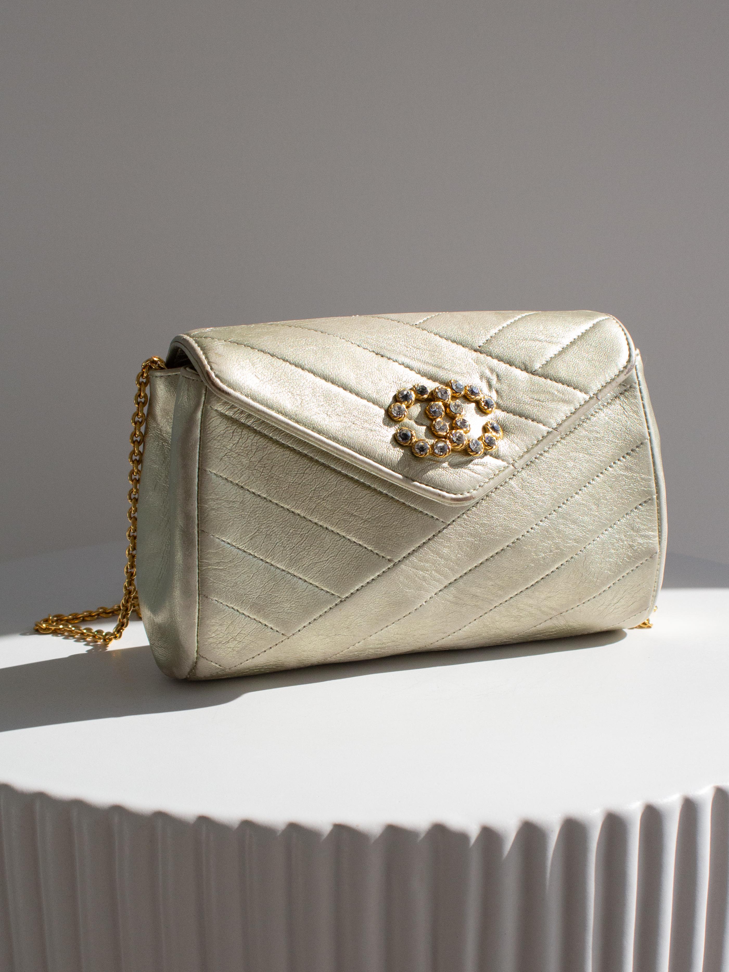 Chanel Vintage 1992 Gold Crystal Embellished CC Lambskin Bias Evening Clutch Bag For Sale 1