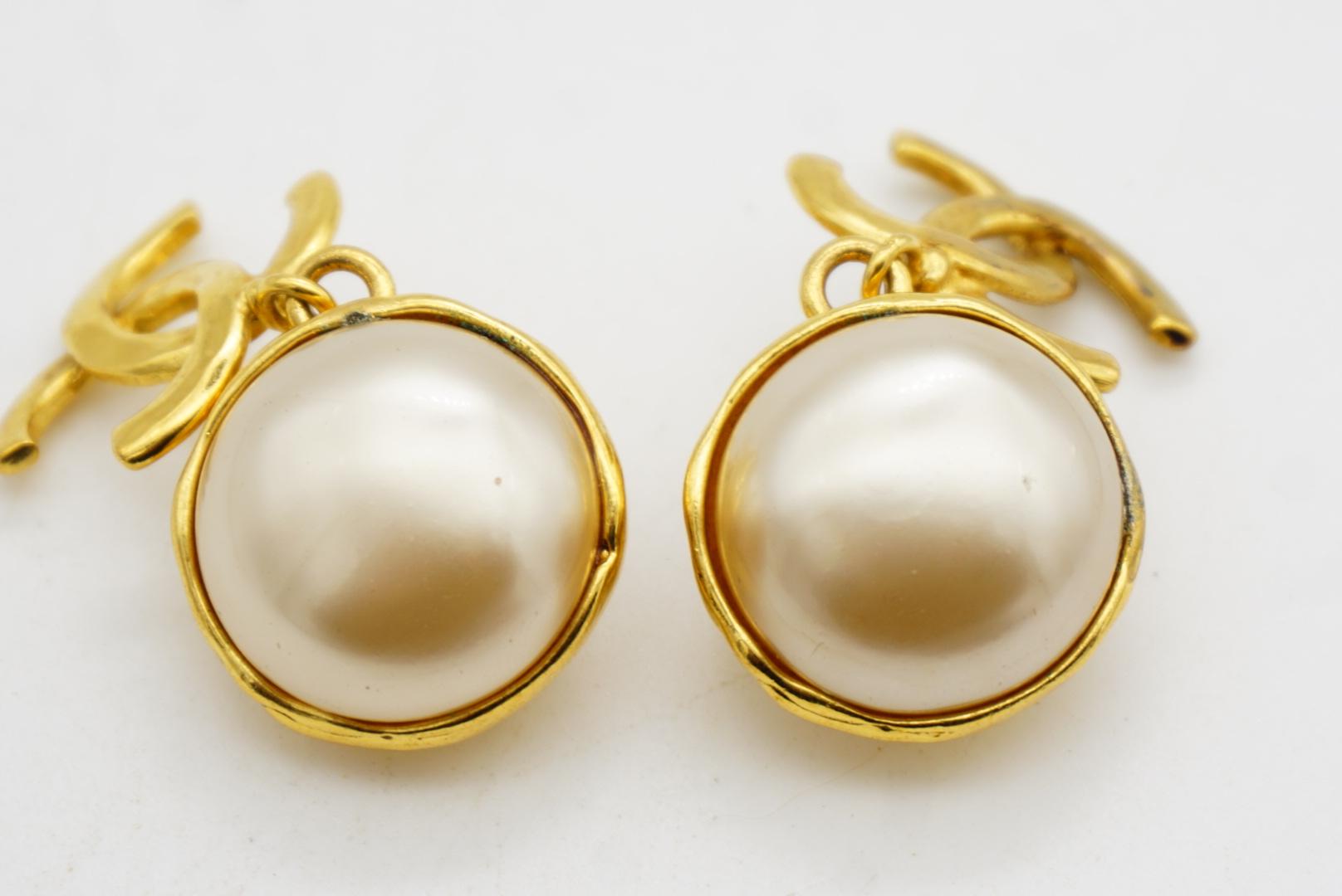 Chanel Vintage 1992 Iconic Logo CC Coco White Pearl Round Drop Clip Ohrringe 11