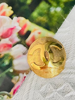 Chanel Vintage 1992 Unisex Gold Abnormal Round Oval Coco Relief Domed Brooch