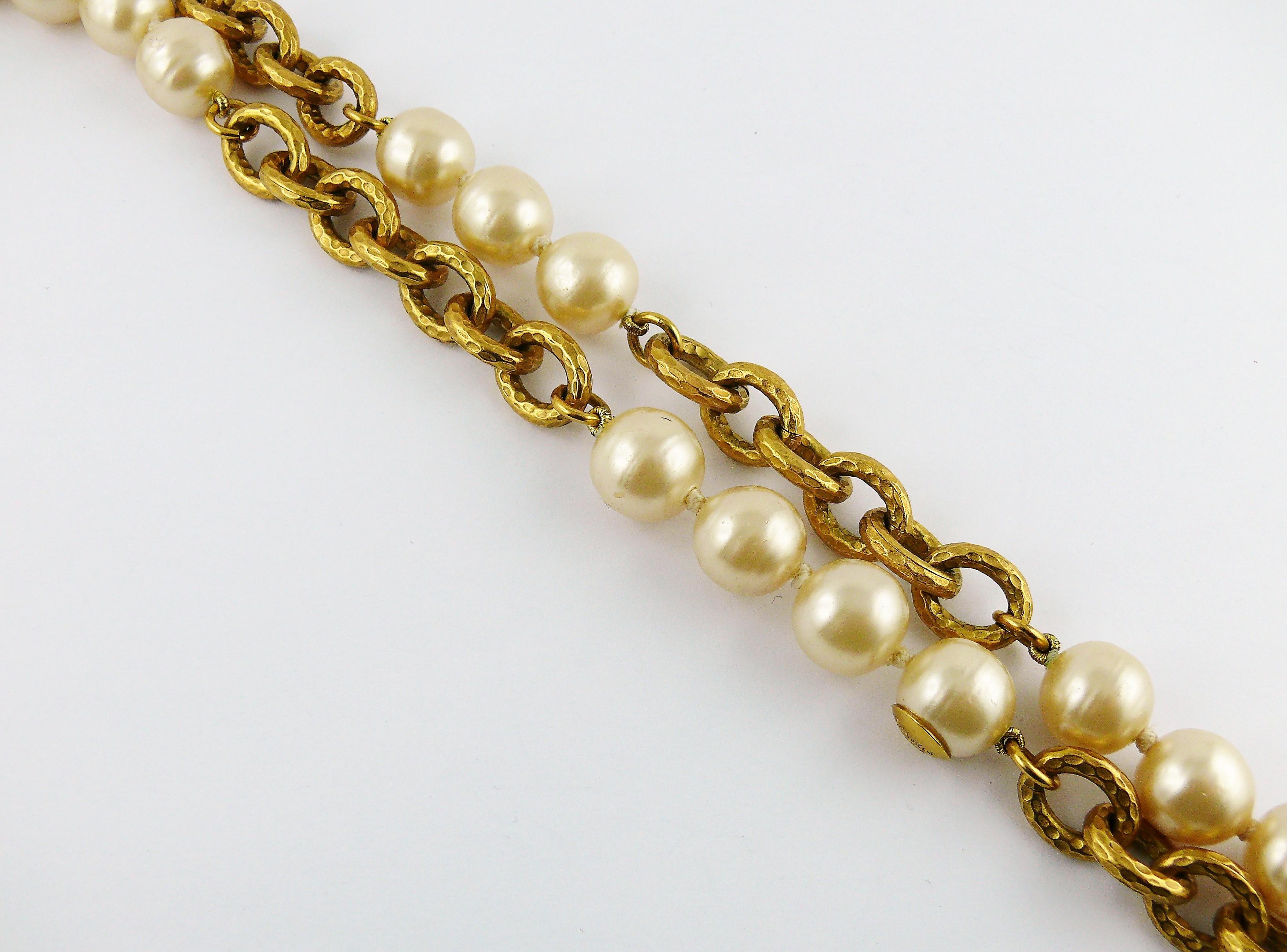 Chanel Vintage 1993 Chunky Gold Toned Chain Pearl Necklace CC Medallion 6