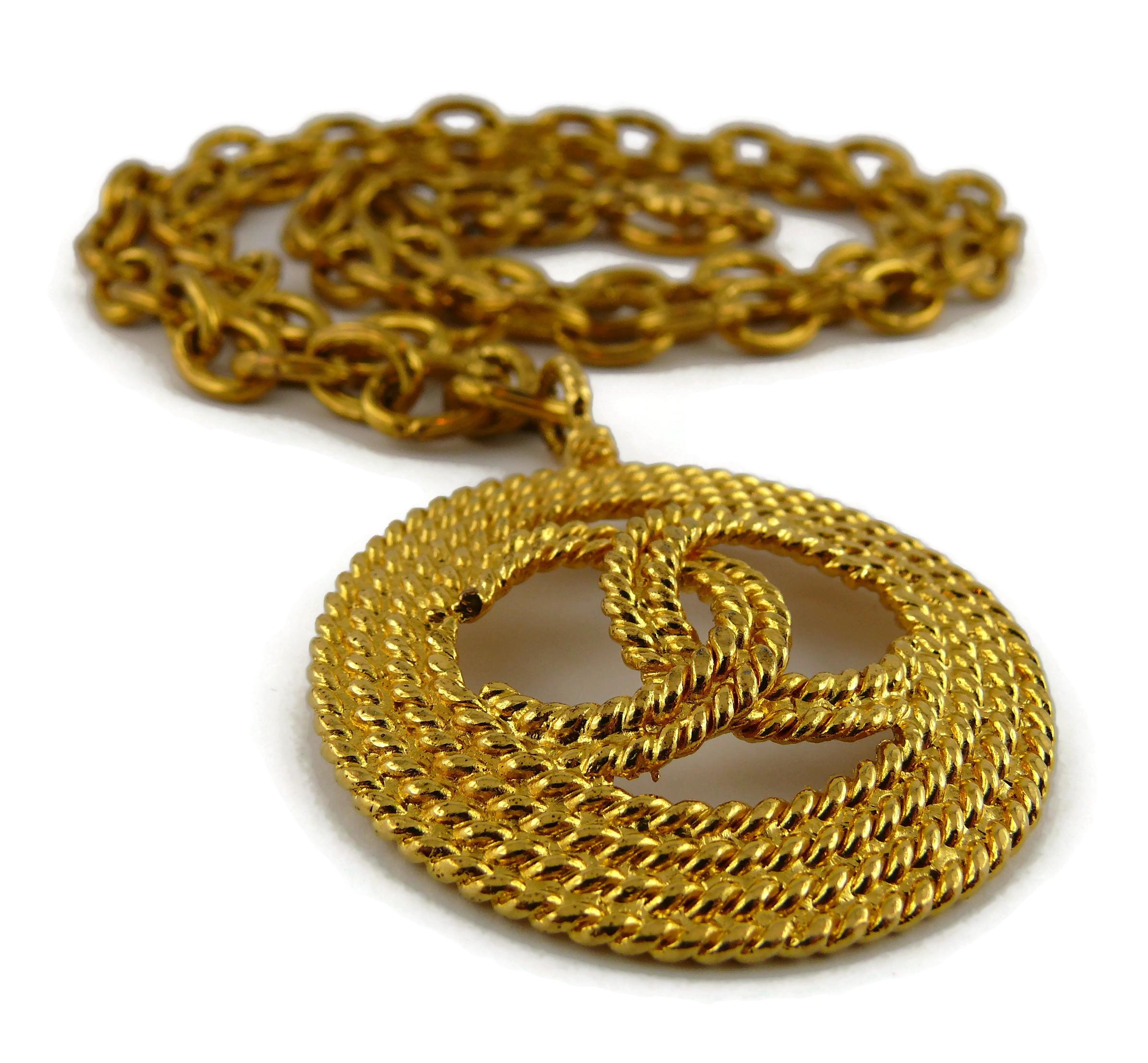 Women's Chanel Vintage 1993 Gold Toned CC Pendant Sautoir Necklace For Sale
