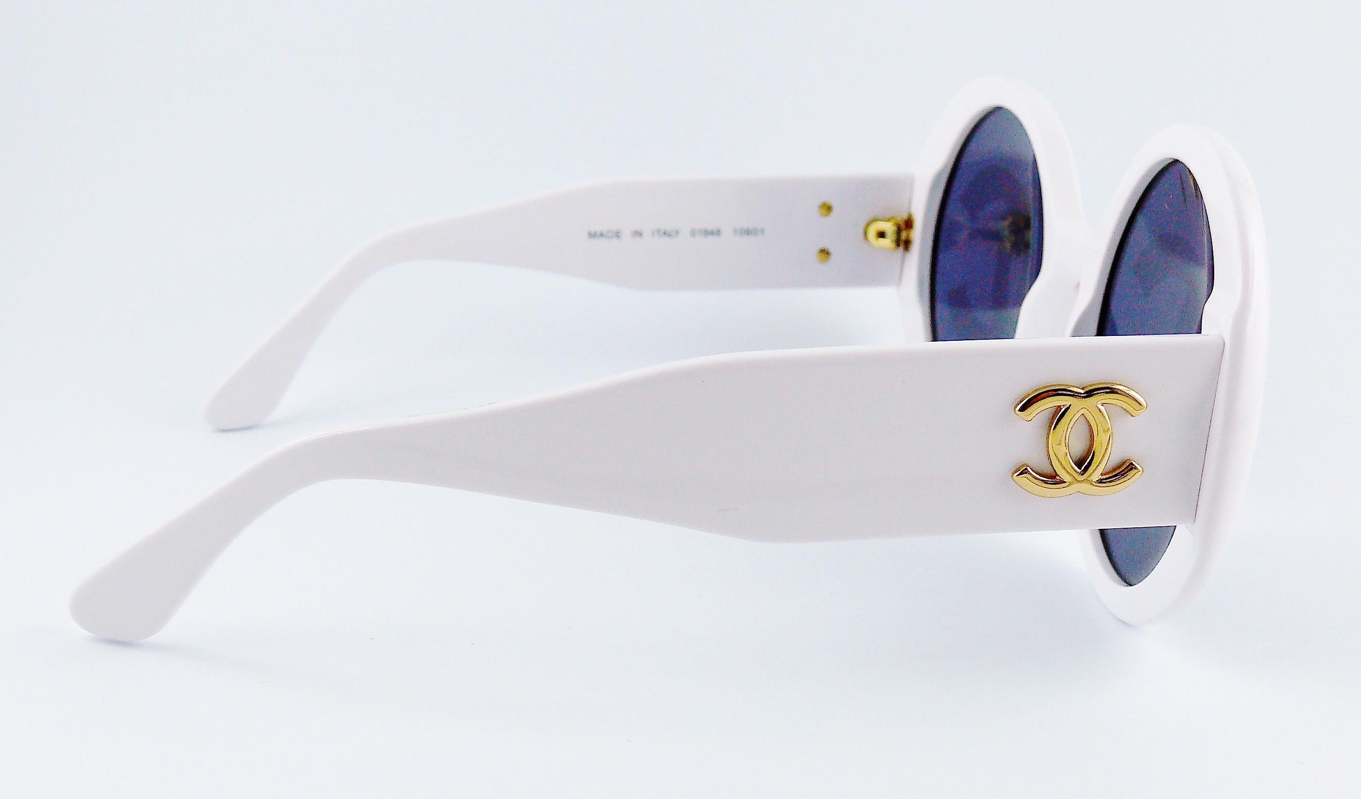 Chanel Vintage 1993 Iconic CC Lenses White Sunglasses 4