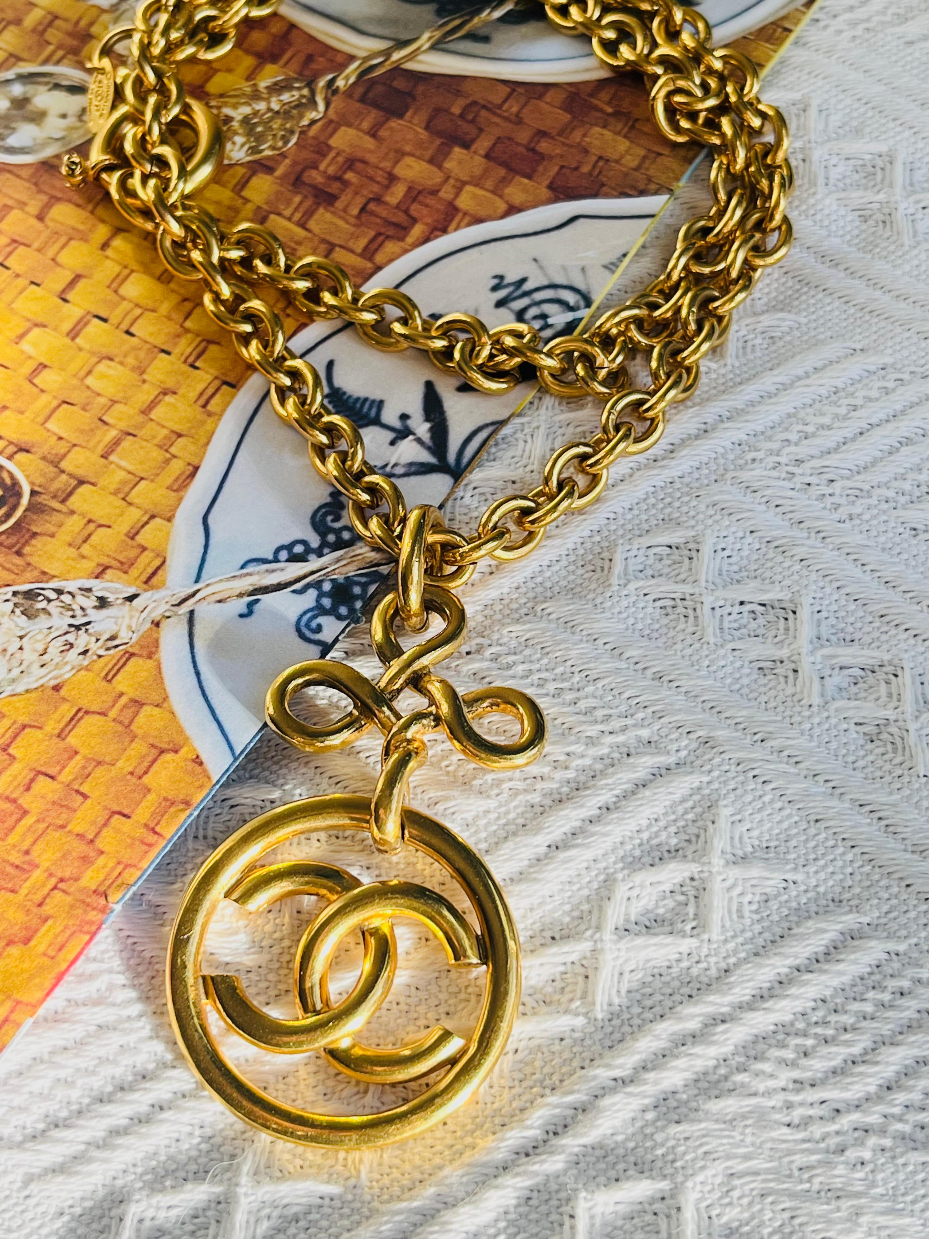 Chanel Vintage 1993 Large Logo CC Coco Knot Bow Circle Medallion