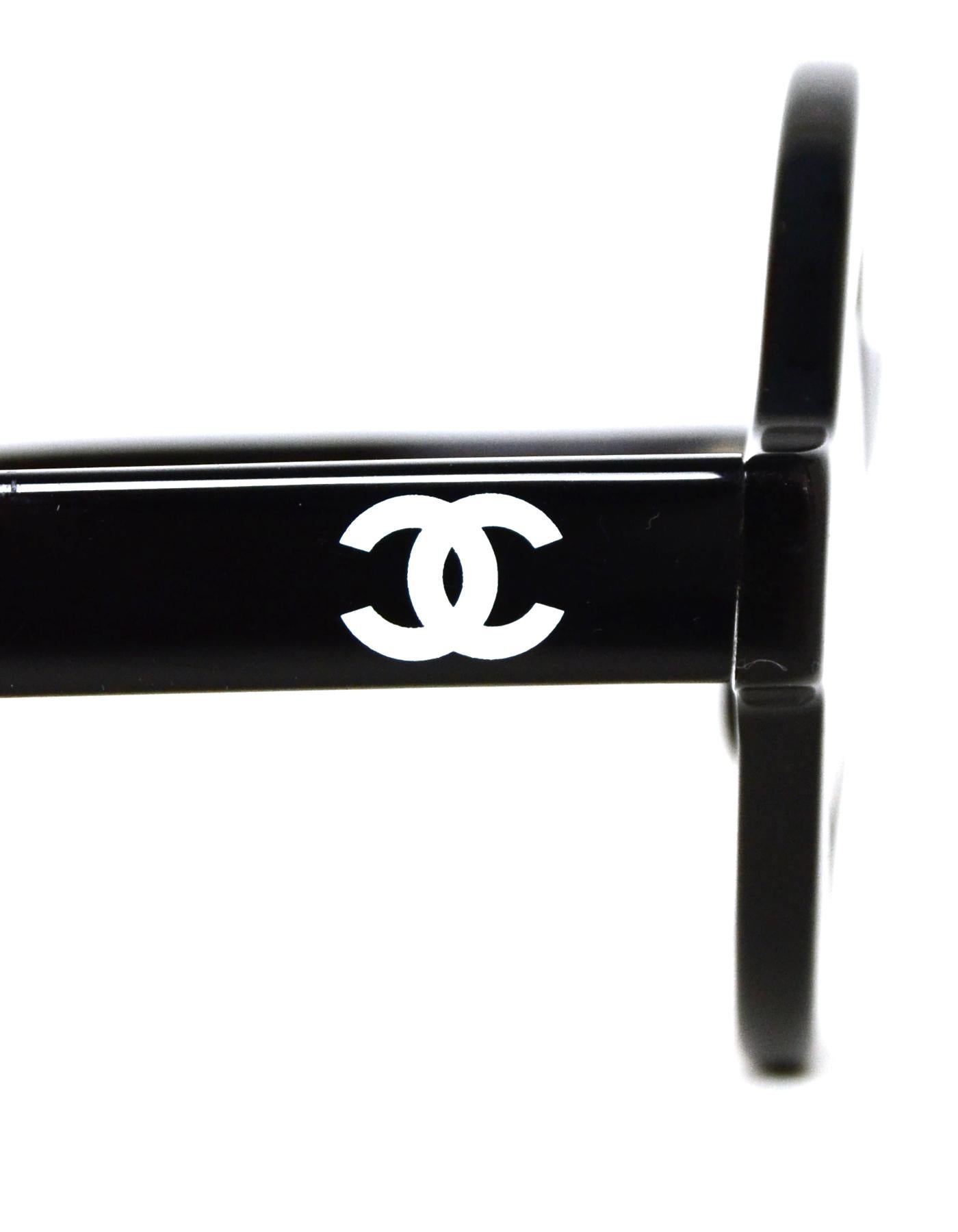 Chanel Vintage 1993 Runway Black Round Sunglasses w/ Chanel Paris In Excellent Condition In New York, NY