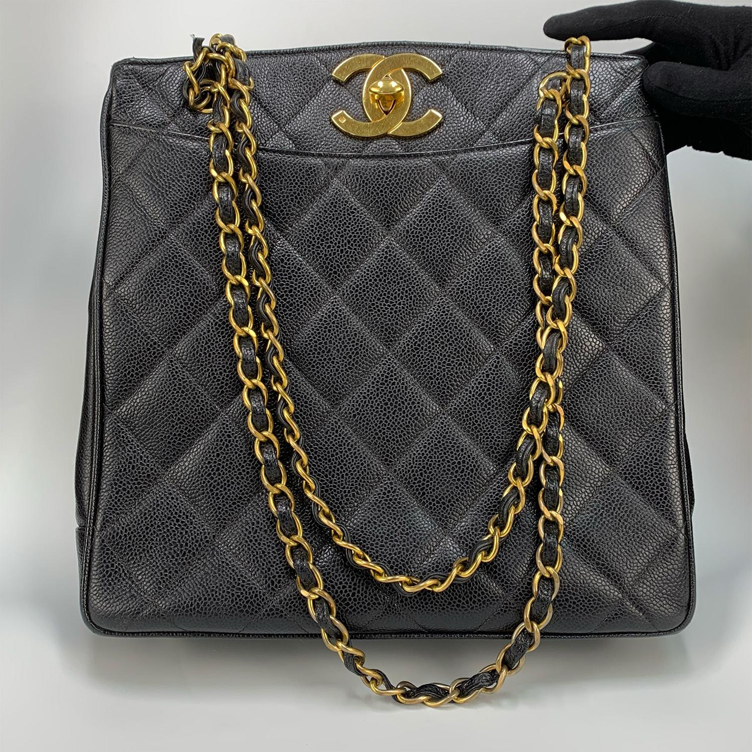 Chanel Vintage 1994 - 1996 Black Caviar Shoulder Tote Gold Hardware For Sale 4
