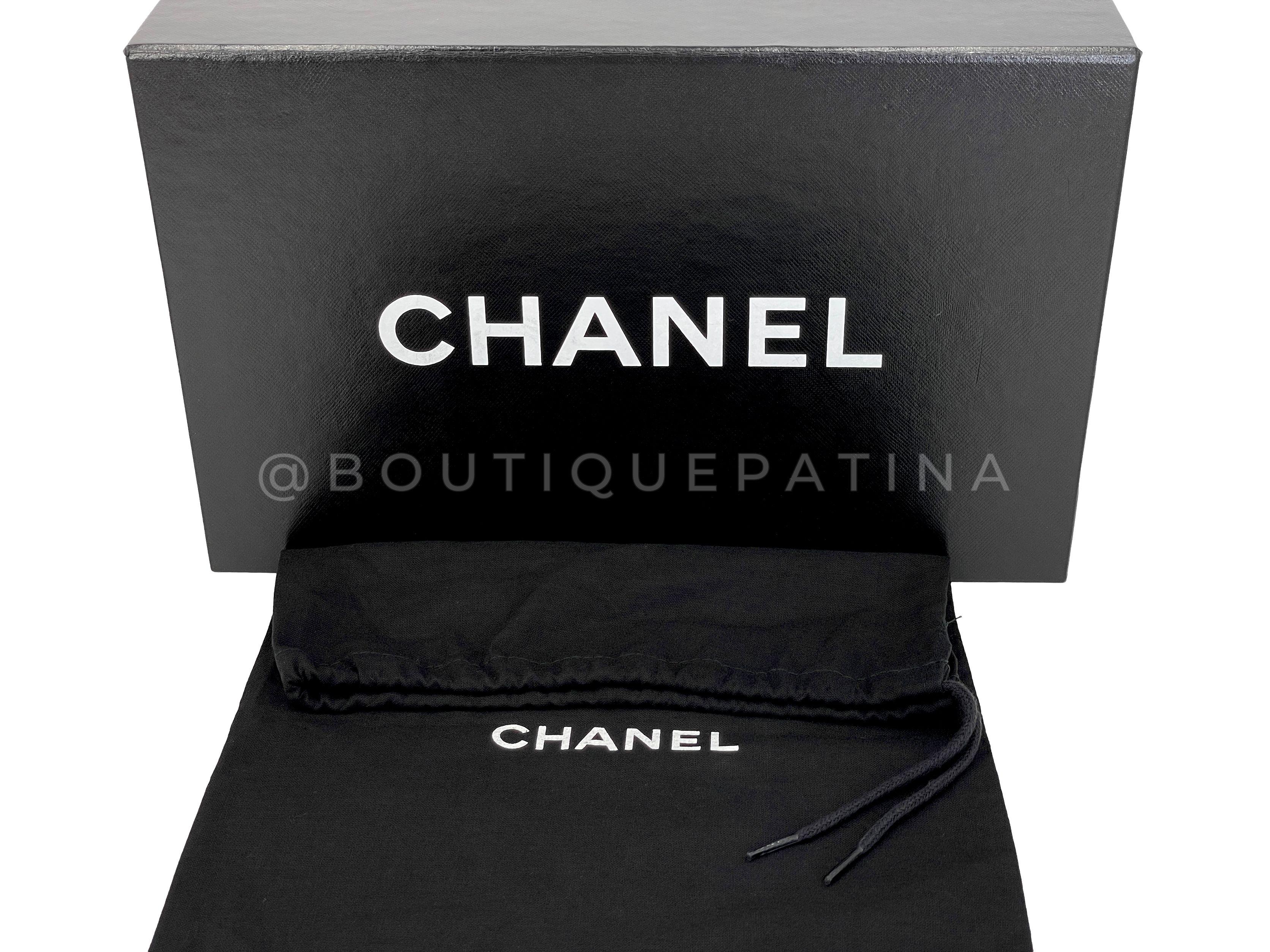 Chanel Vintage 1994 Black Caviar Small Diana Flap Bag 24k GHW 67643 For Sale 10