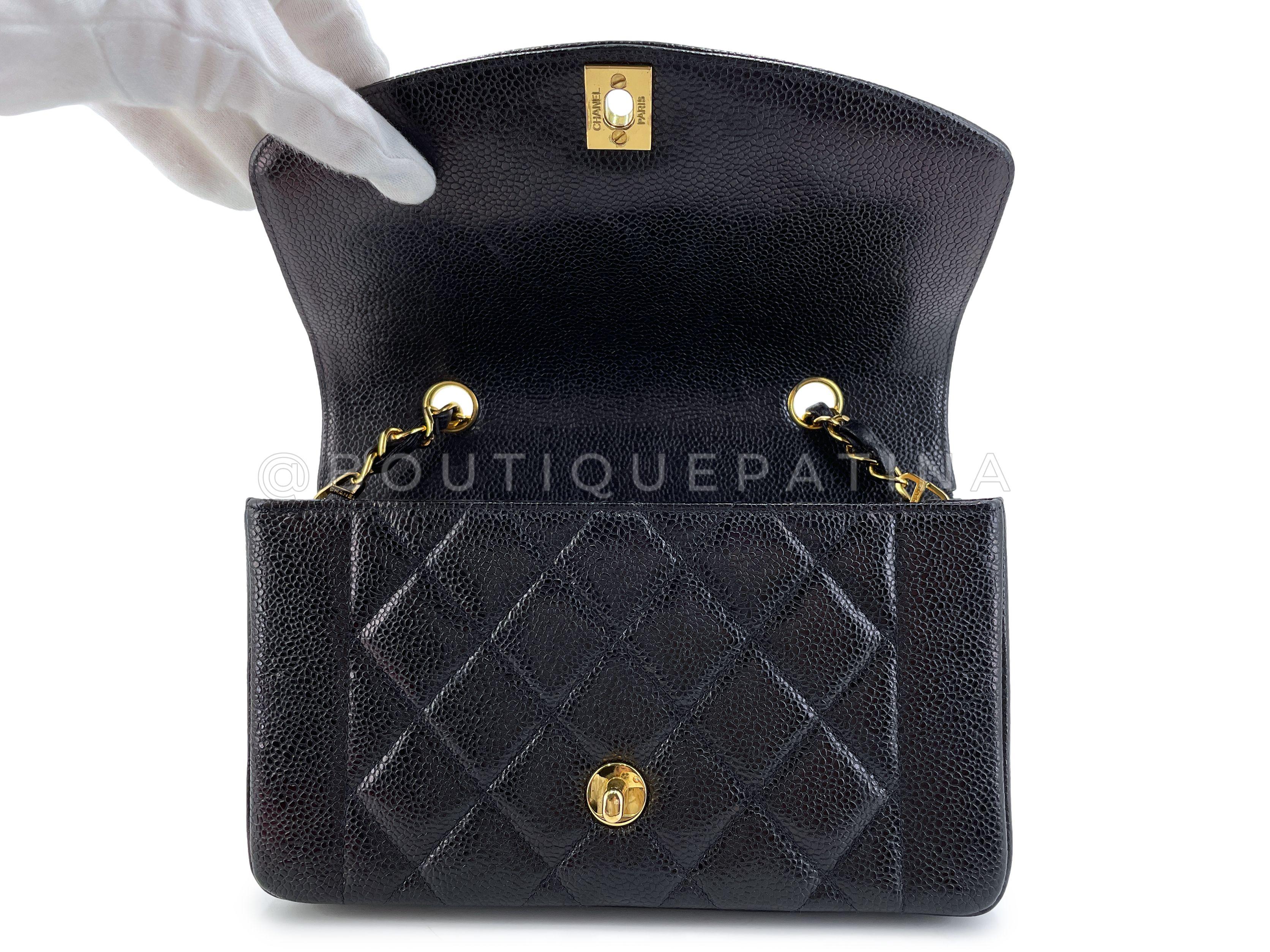 Chanel Vintage 1994 Black Caviar Petit sac à rabat Diana 24k GHW 67643 en vente 5
