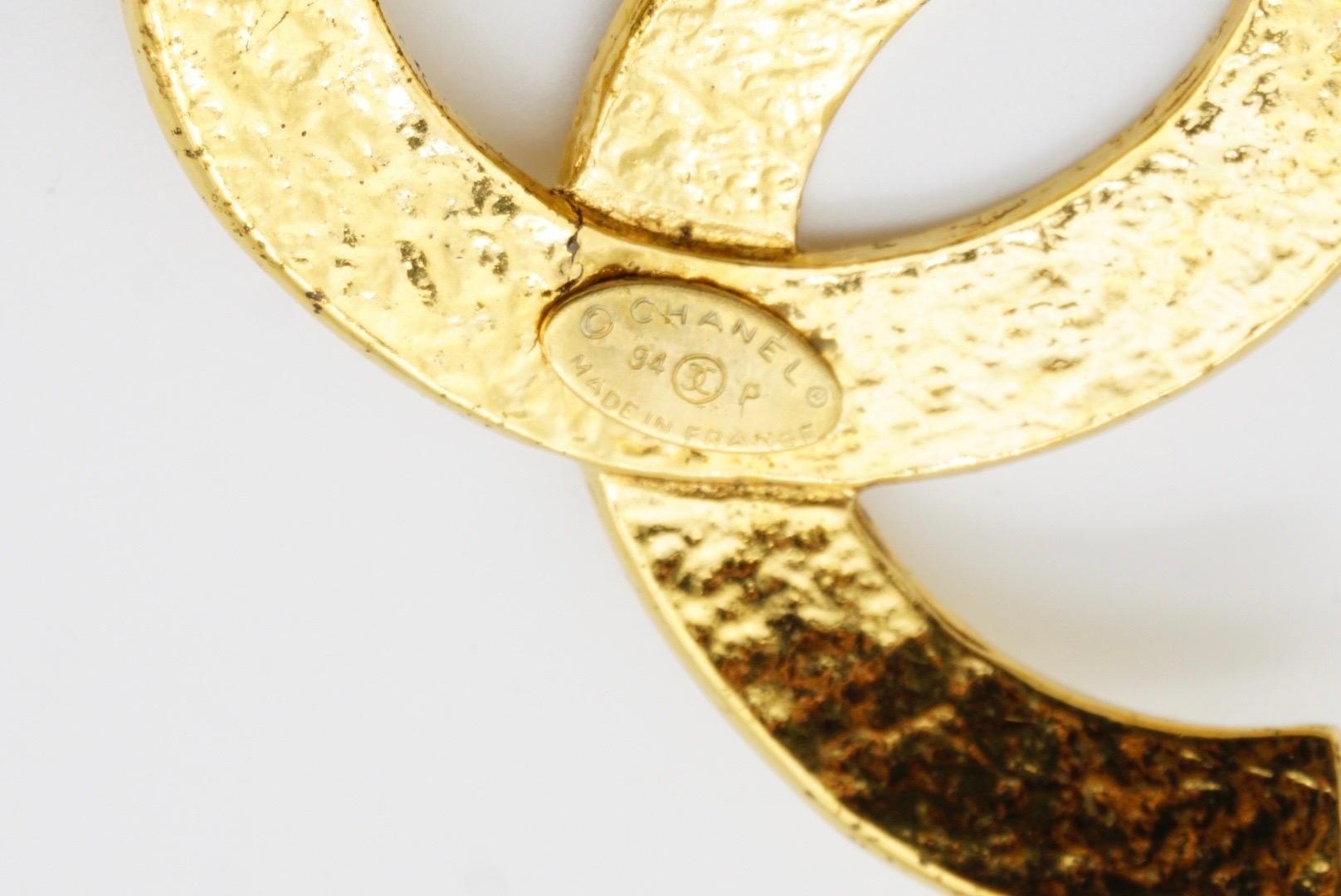 Chanel Vintage 1994 Coco Classic Iconic Timeless Large Glow CC Logo Gold Brooch 8