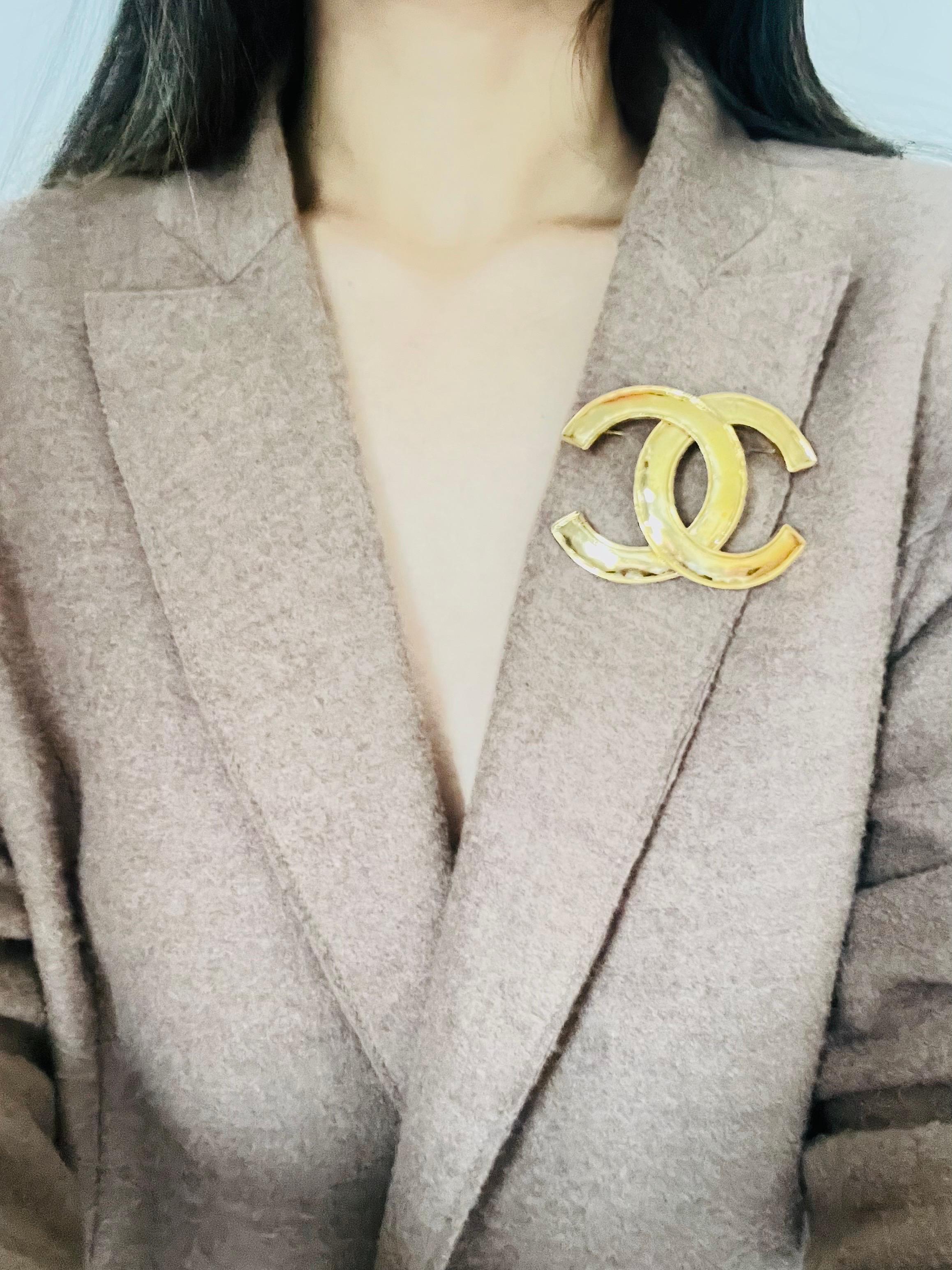 Chanel Vintage 1994 Coco Classic Iconic Timeless Large Glow CC Logo Gold Brooch 3