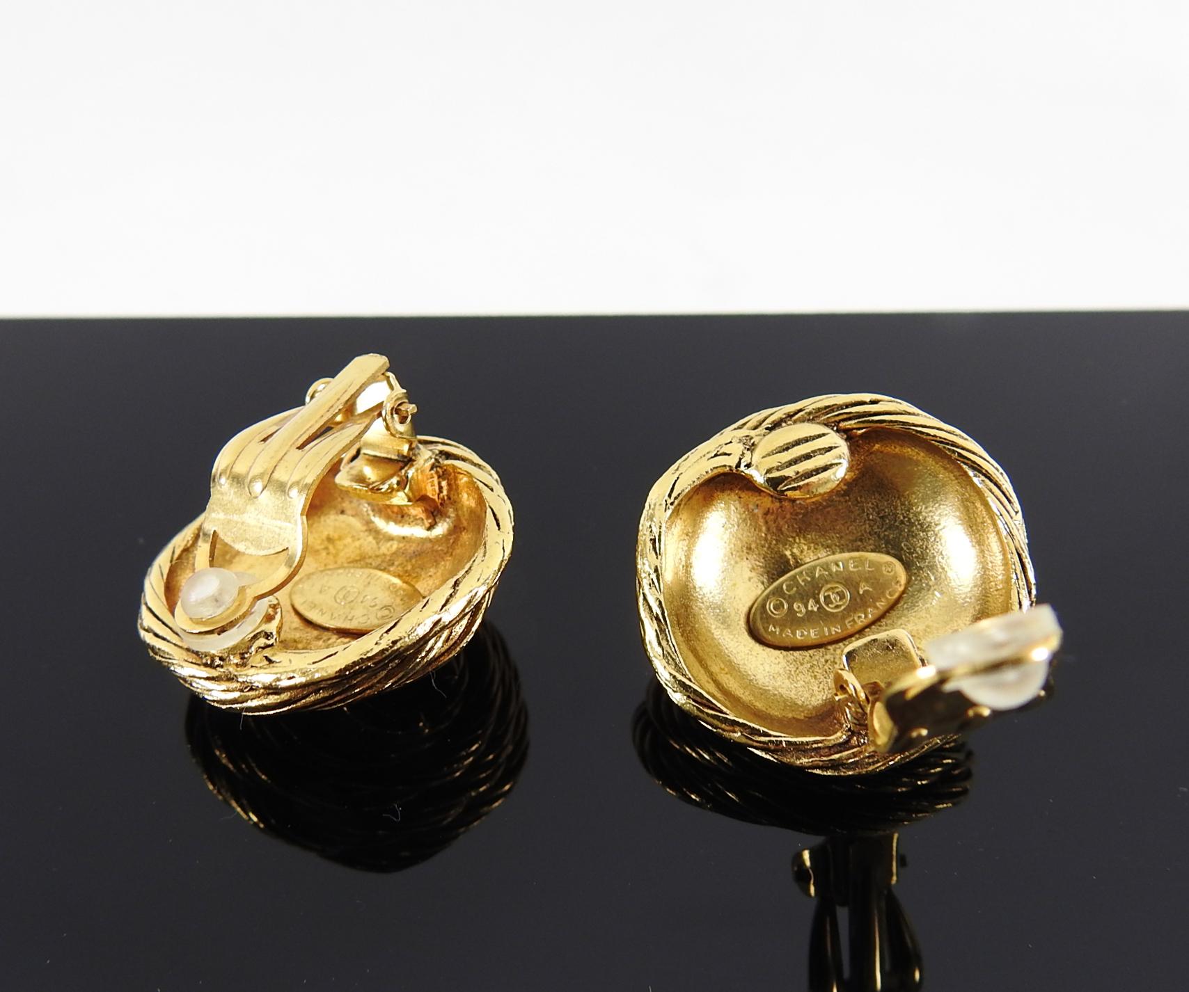 Chanel Vintage 1994 Gold CC Round Clip Earrings 2
