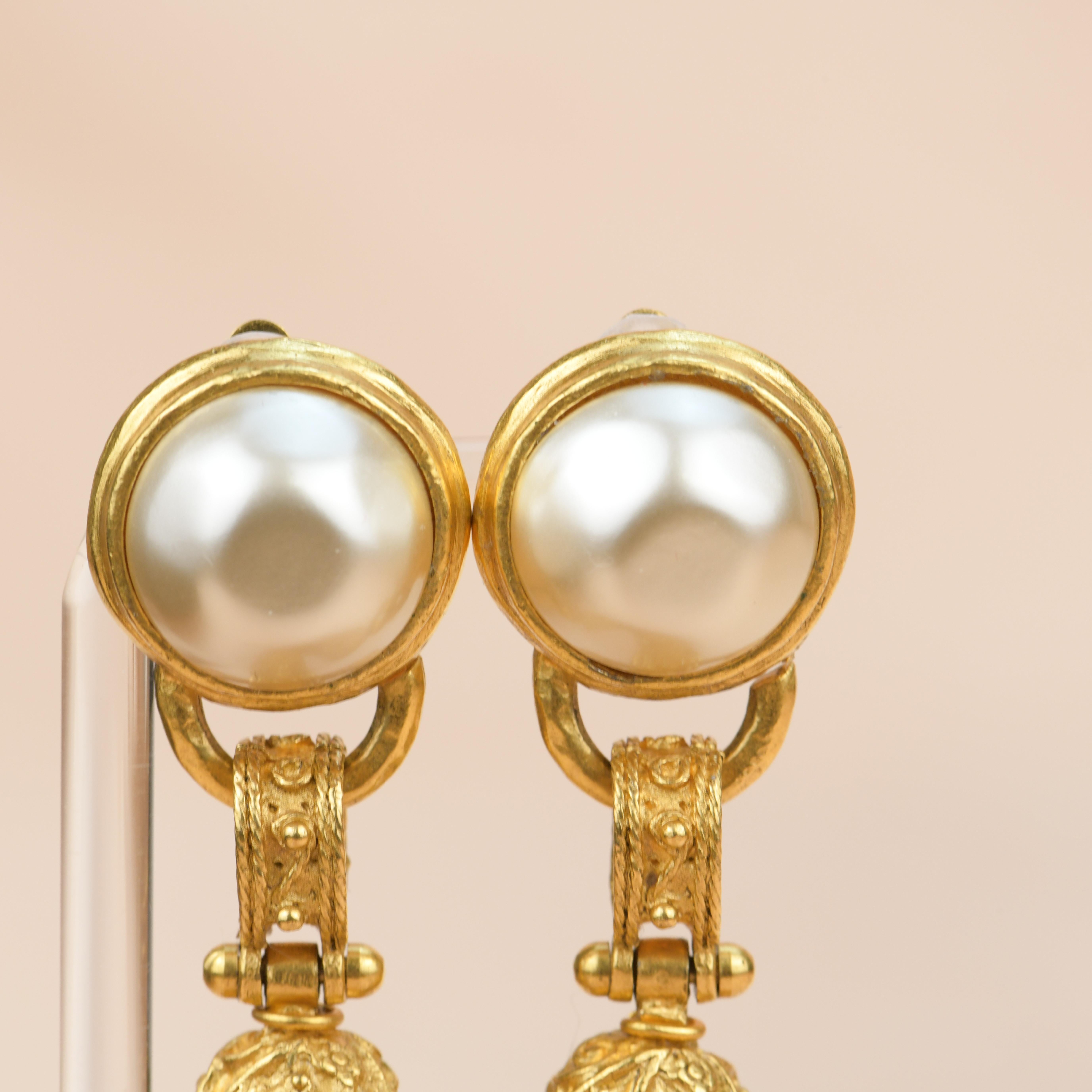 CHANEL Vintage 1994 Gold Perlen Fransen Quaste Ohrclips  im Angebot 6