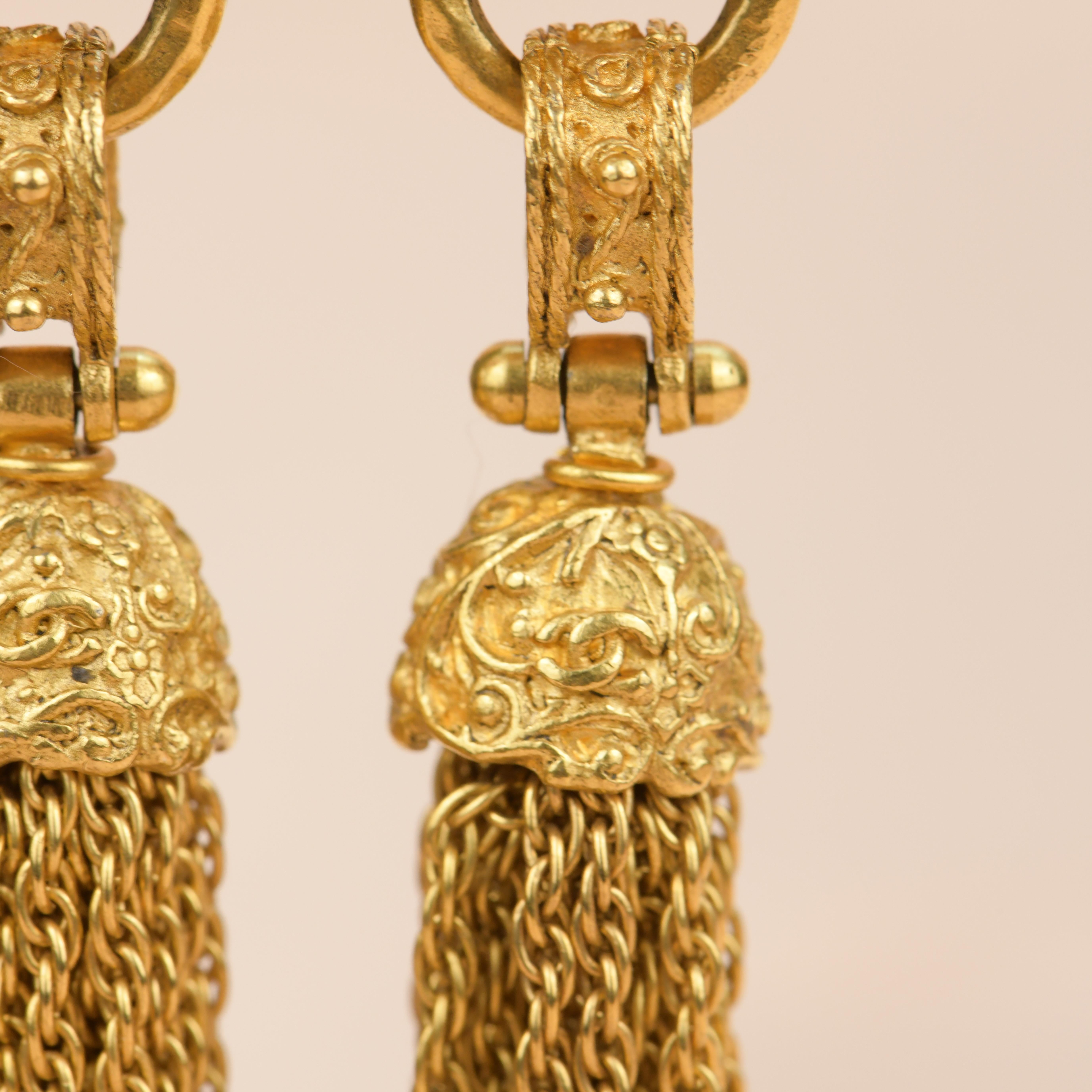 Women's or Men's CHANEL Vintage 1994 Gold Pearl Fringe Tassel Dangle Clip-On Earrings  For Sale