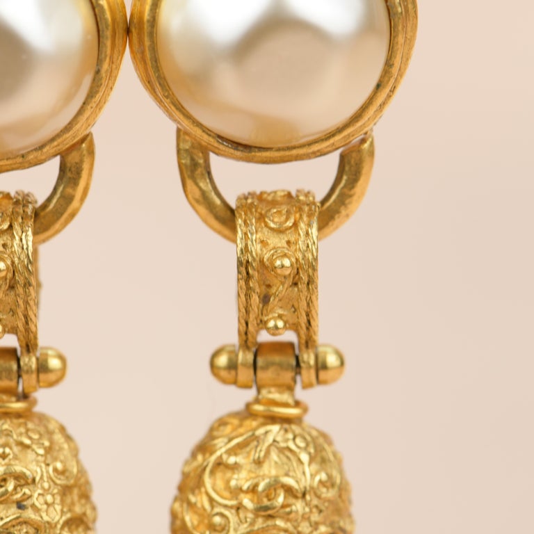 chanel gold and pearl earrings vintage