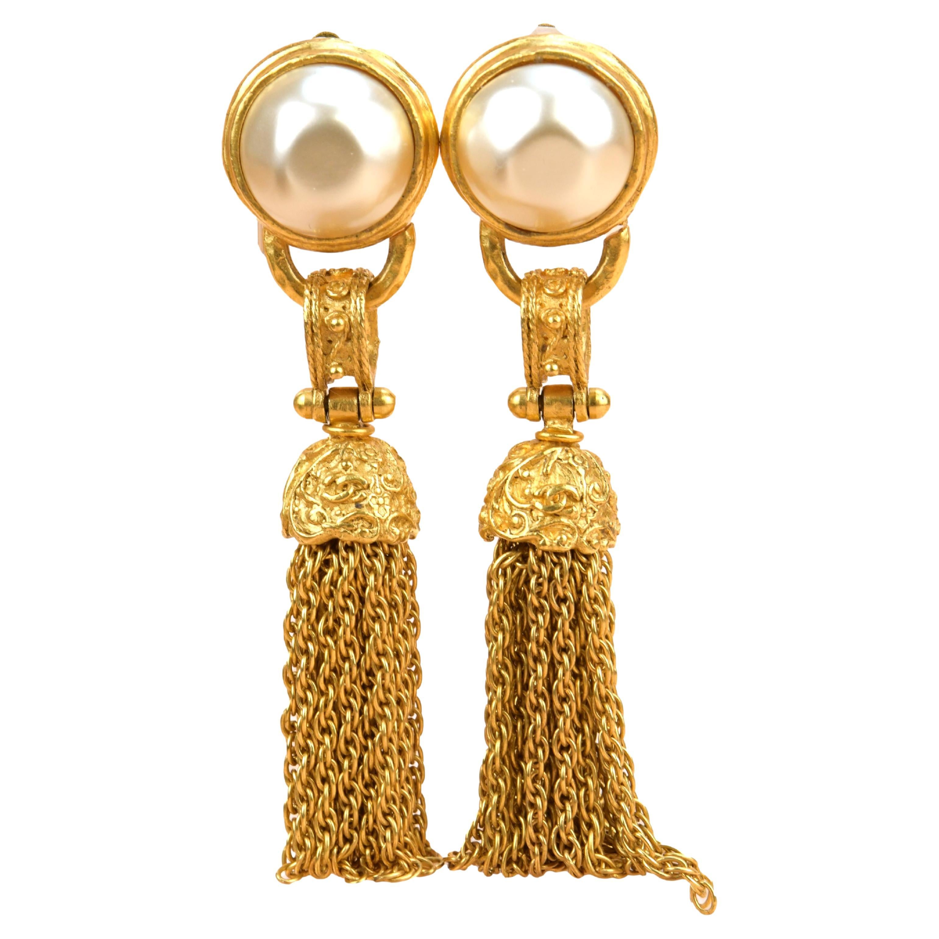 CHANEL Vintage 1994 Gold Pearl Fringe Tassel Dangle Clip-On Earrings  For Sale