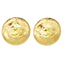 Chanel Vintage 1994 Iconic Gold Matelassé Glow Logo CC Coco Round Earrings