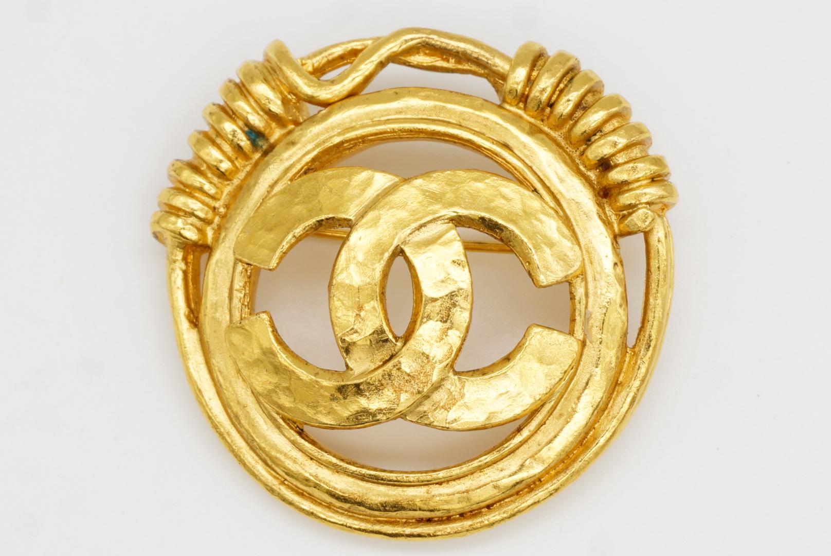 Chanel Vintage 1994 Logo CC Coco Double Circle Round Rope Interlocked Brooch For Sale 5