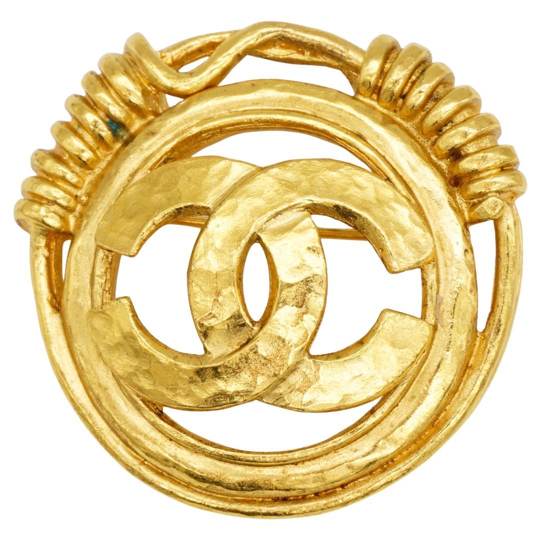Chanel Vintage 1994 Logo CC Coco Double Circle Round Rope Interlocked Brooch For Sale