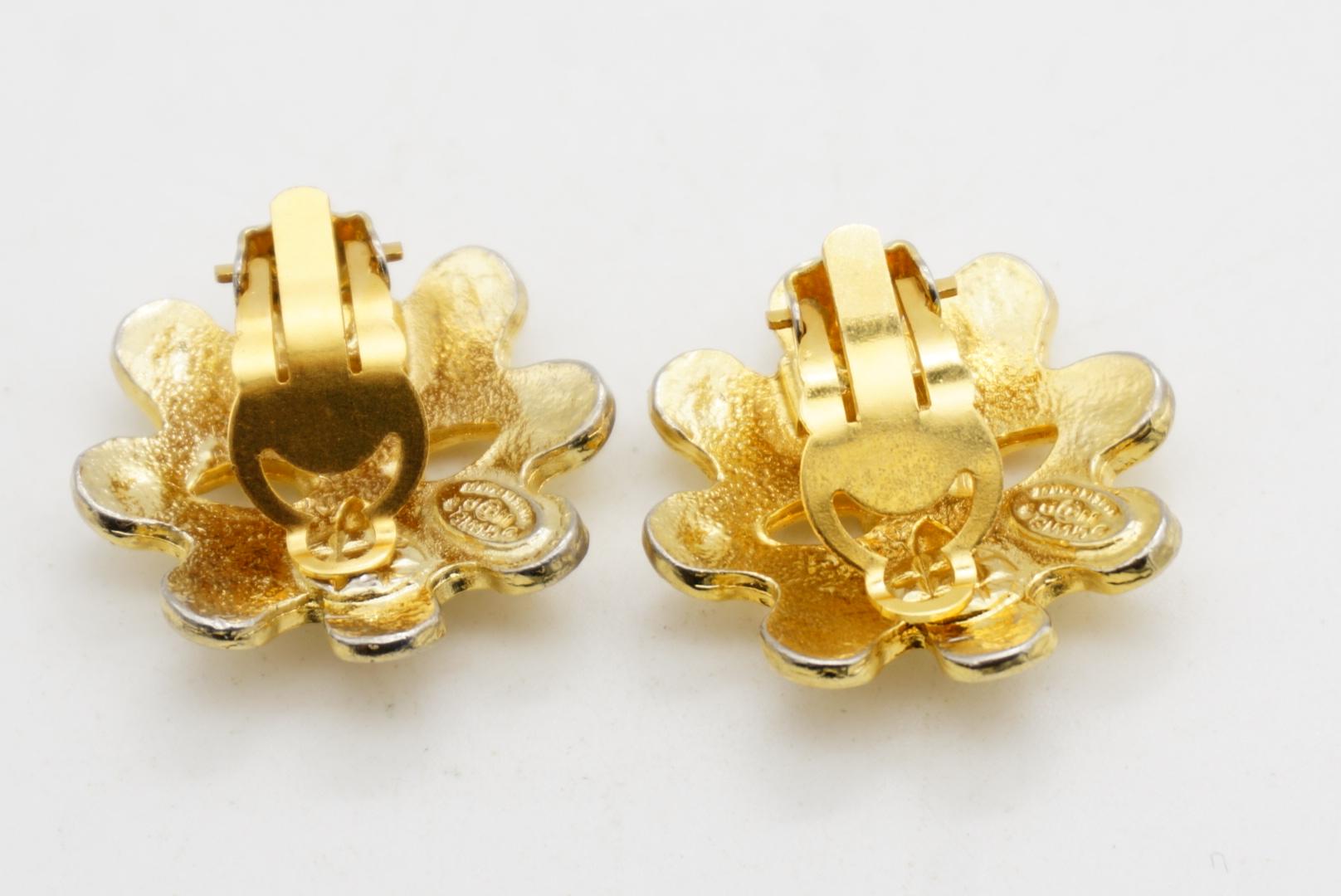 Chanel Vintage 1994 Logo CC Coco Flower Snowflake Engraved Openwork Earrings For Sale 6