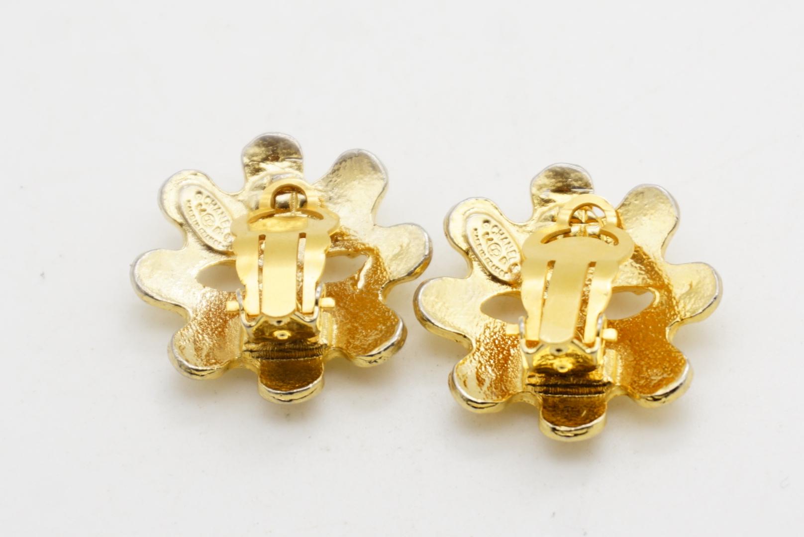 Chanel Vintage 1994 Logo CC Coco Flower Snowflake Engraved Openwork Earrings For Sale 7