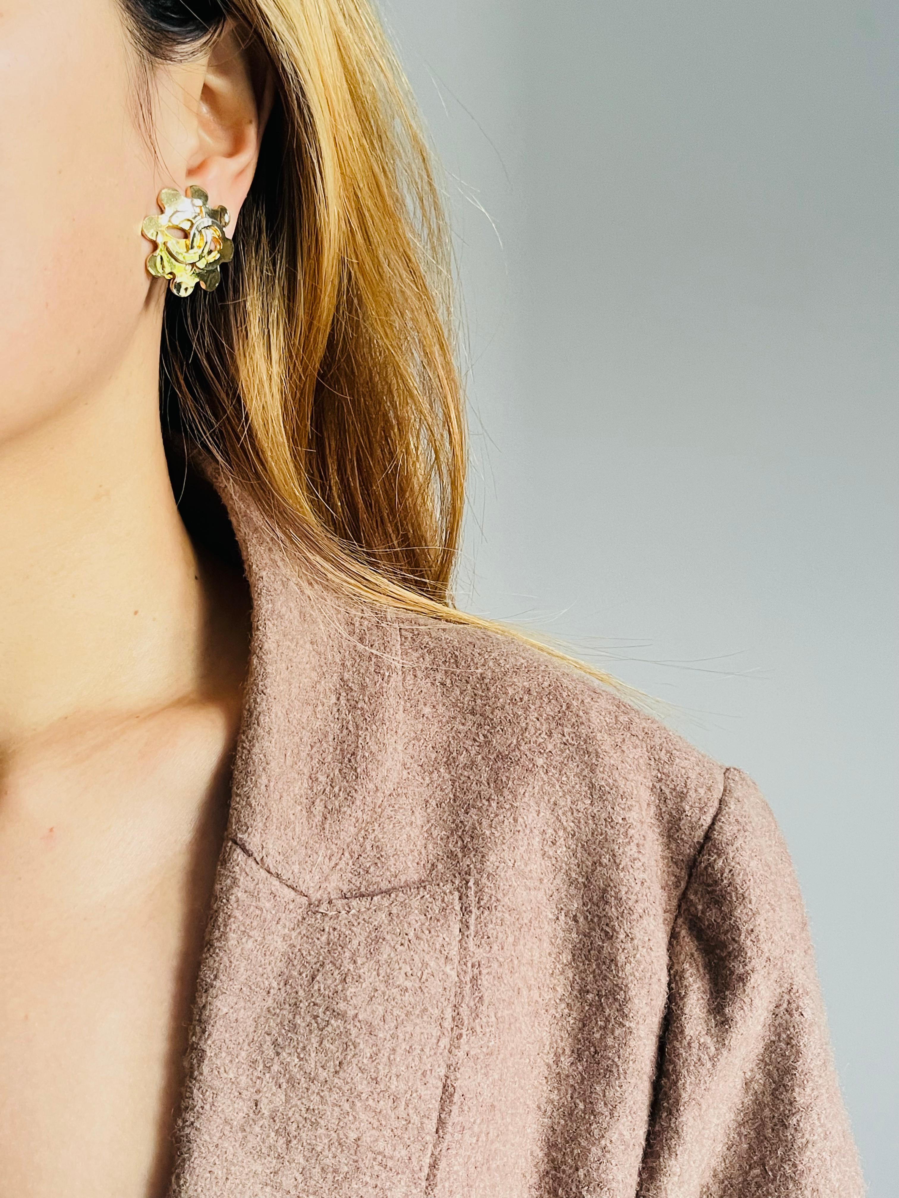 Women's or Men's Chanel Vintage 1994 Logo CC Coco Flower Snowflake Engraved Openwork Earrings For Sale