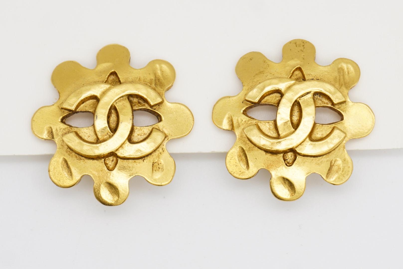 Chanel Vintage 1994 Textured Logo CC Coco Engraved Flower Openwork Earrings For Sale 2