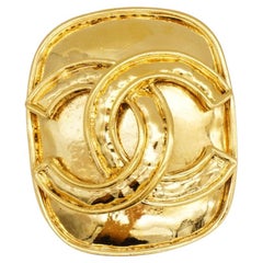 Spilla Chanel Vintage 1994 unisex Iconic Glow Gold, rettangolare, con logo CC Coco grande